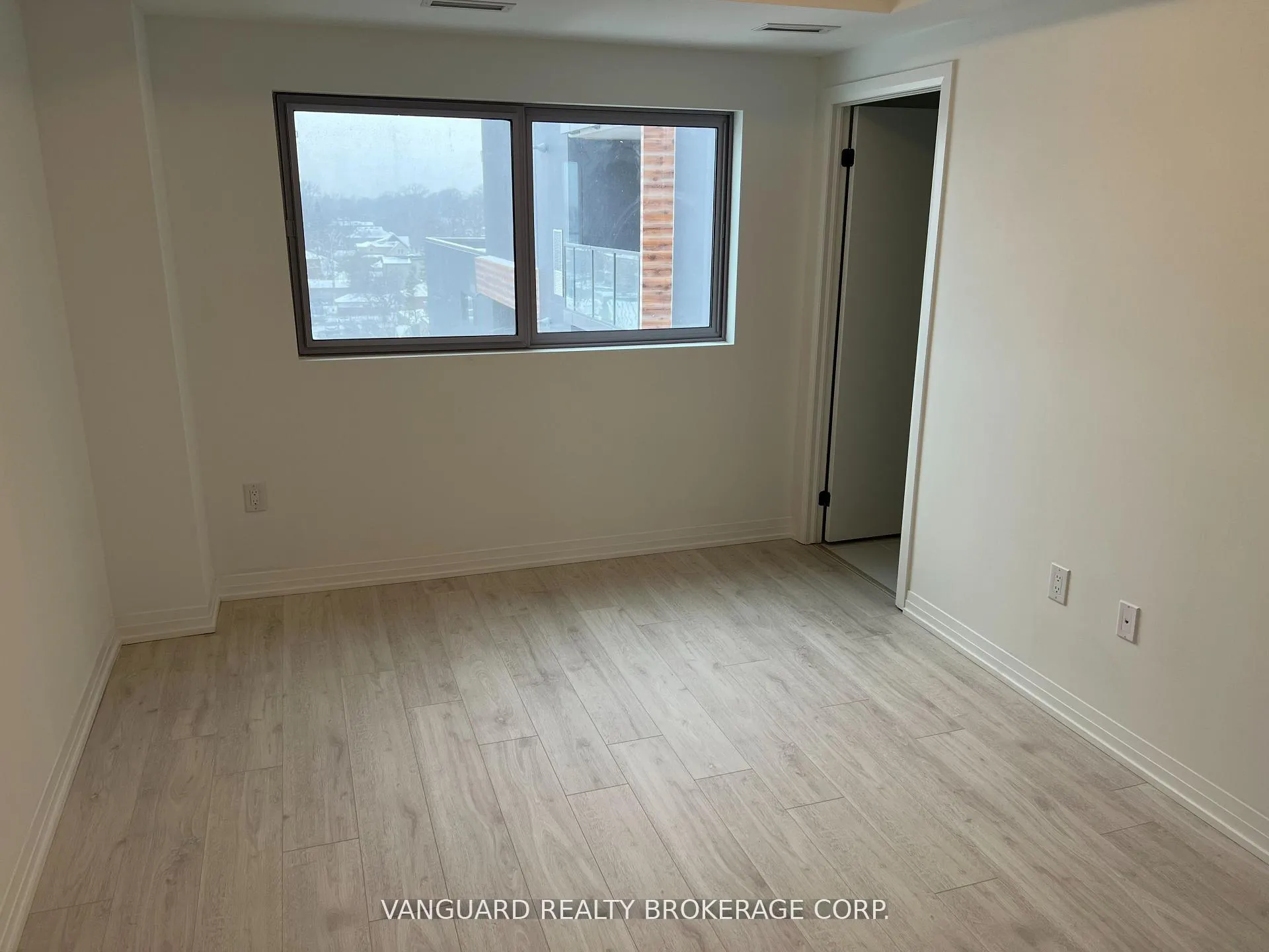 Photo 10 of Unit 509, 408 Browns Line, Etobicoke, Alderwood — HOMEH