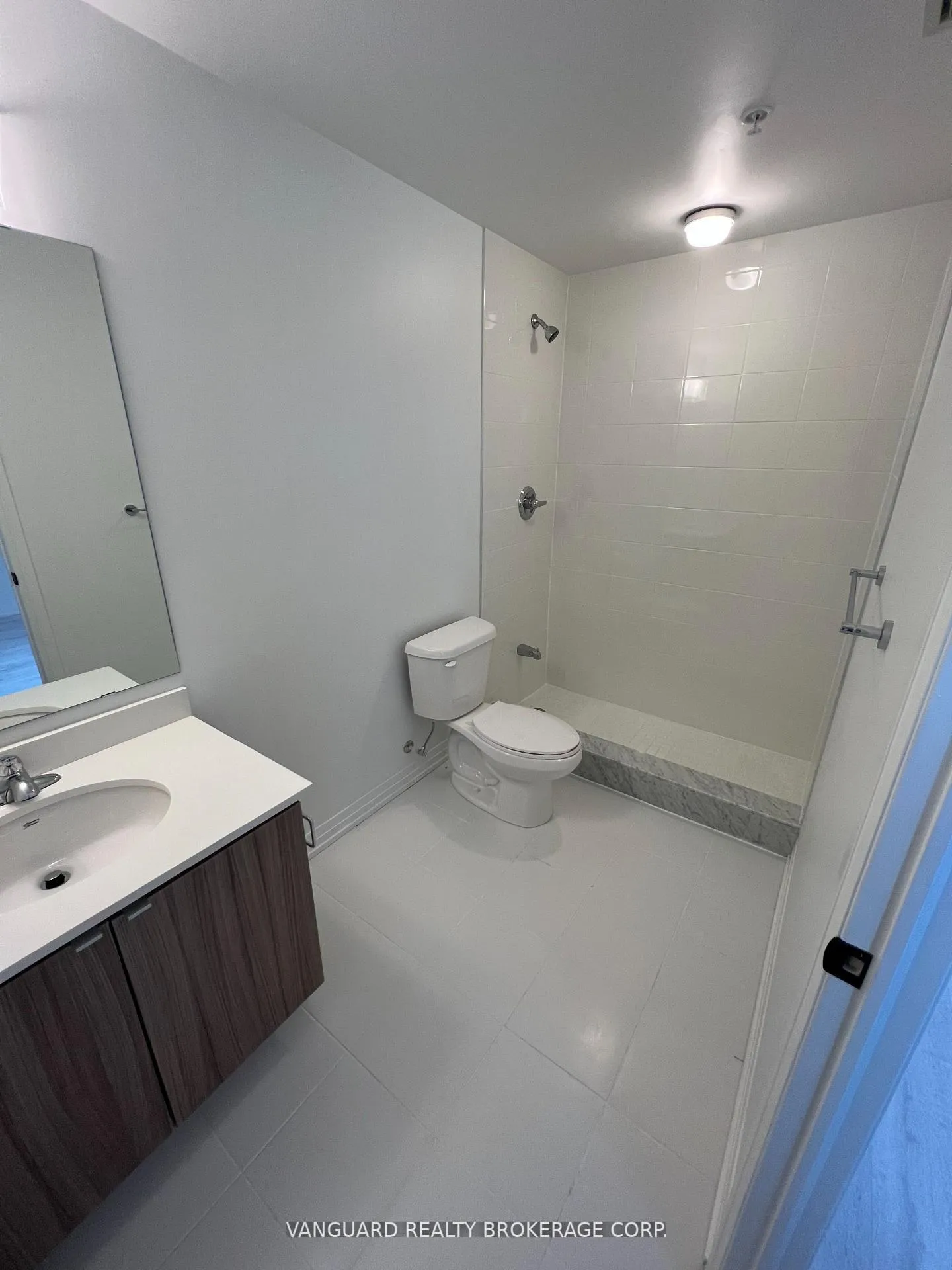 Photo 11 of Unit 509, 408 Browns Line, Etobicoke, Alderwood — HOMEH