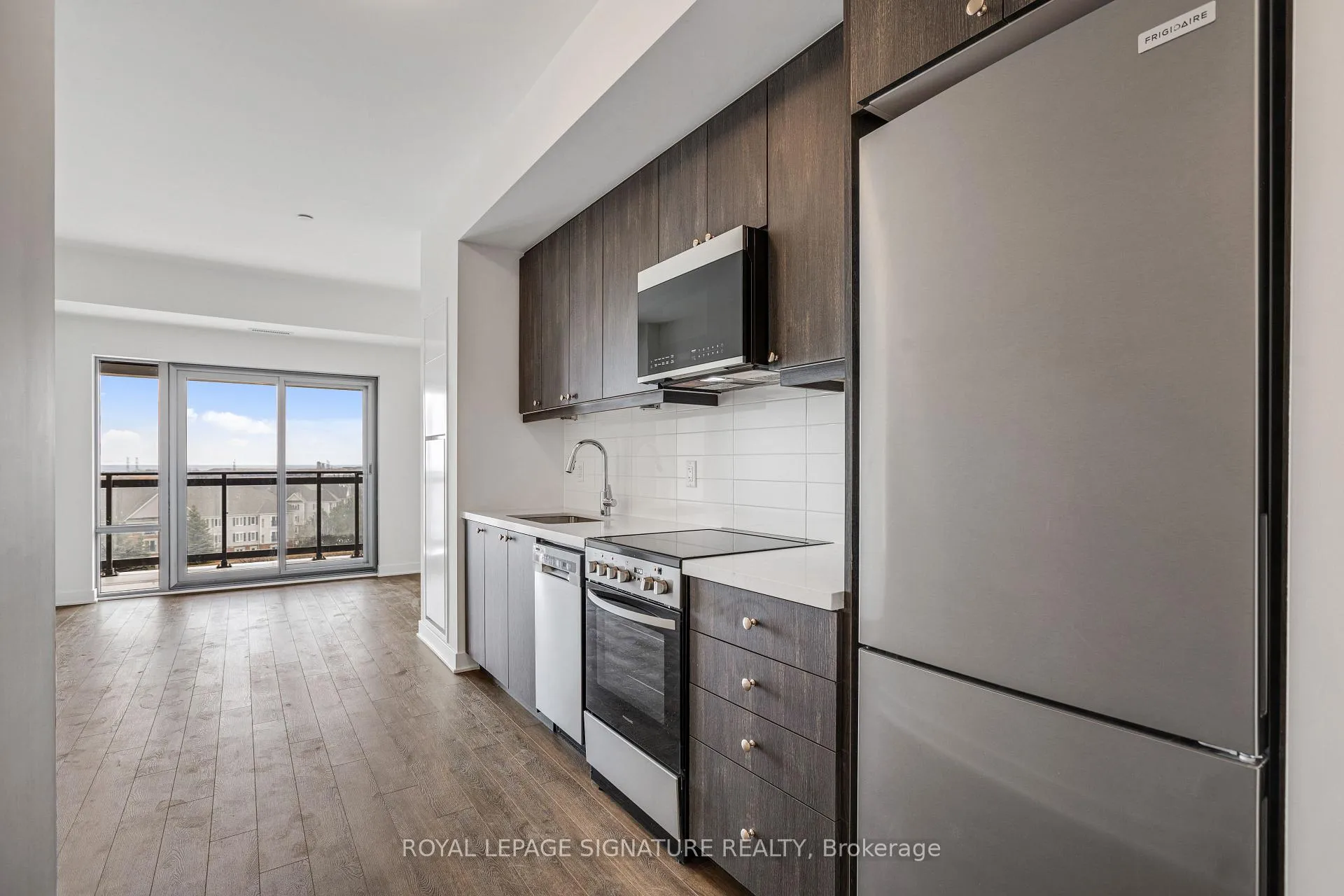 Photo 2 of Unit 625, 51 Clarington Boulevard, Clarington, Bowmanville — HOMEH