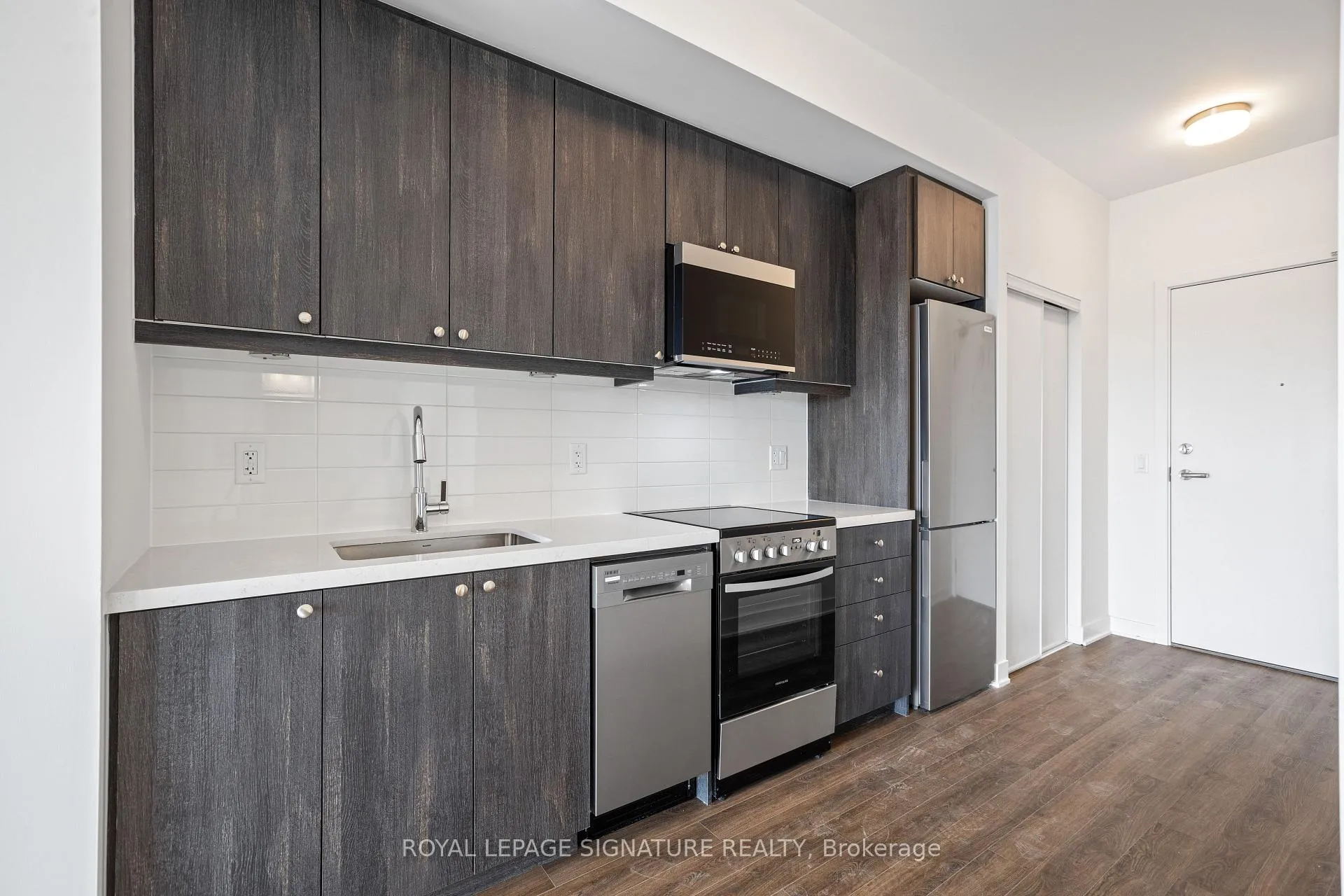 Photo 3 of Unit 625, 51 Clarington Boulevard, Clarington, Bowmanville — HOMEH