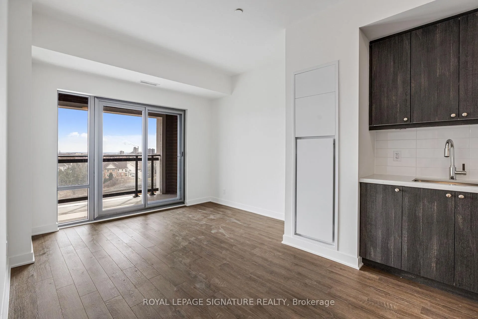 Photo 5 of Unit 625, 51 Clarington Boulevard, Clarington, Bowmanville — HOMEH