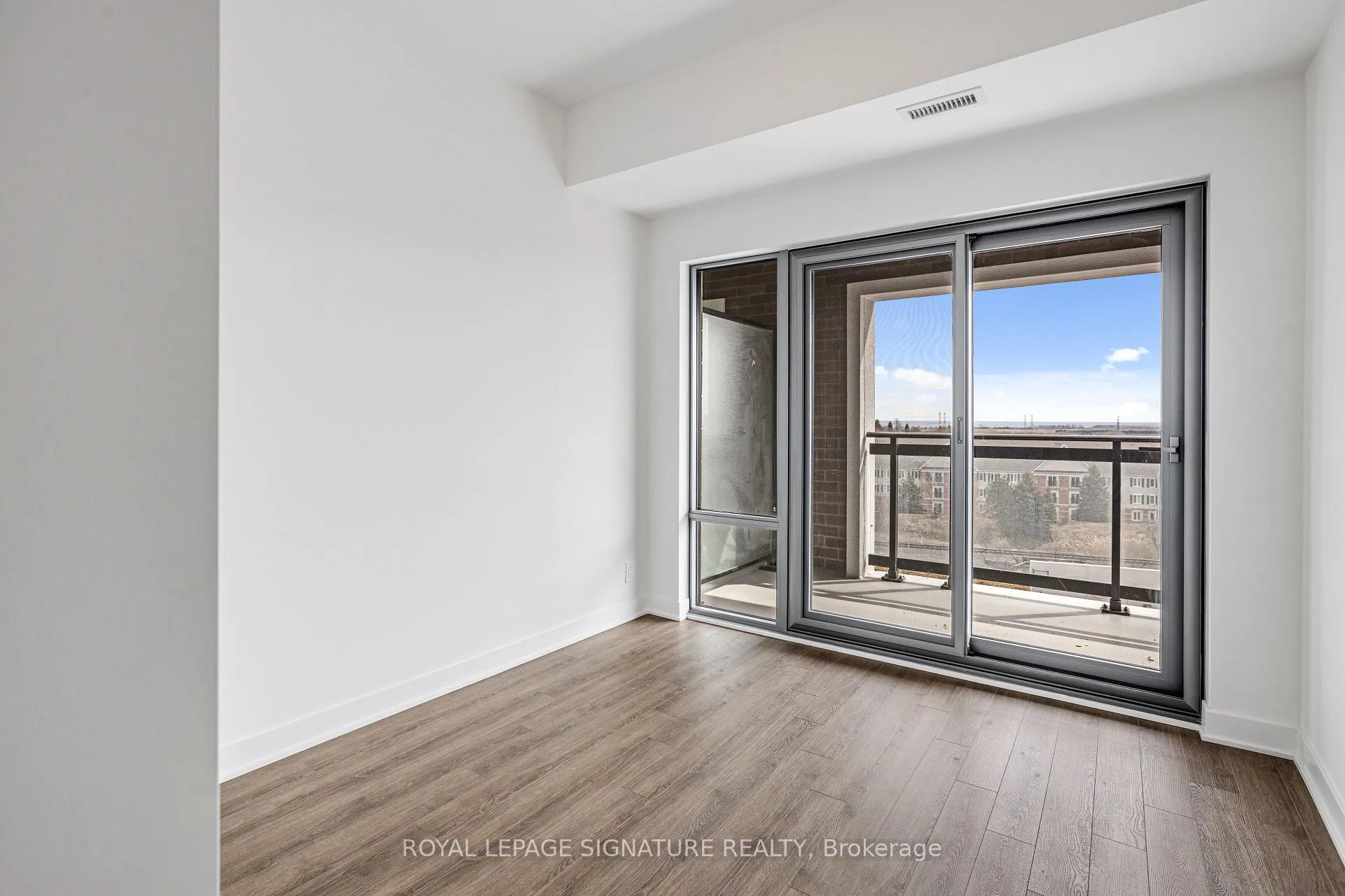 Photo 10 of Unit 625, 51 Clarington Boulevard, Clarington, Bowmanville — HOMEH