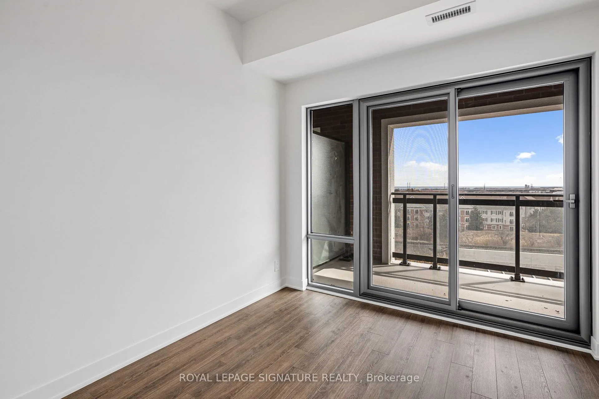 Photo 14 of Unit 625, 51 Clarington Boulevard, Clarington, Bowmanville — HOMEH