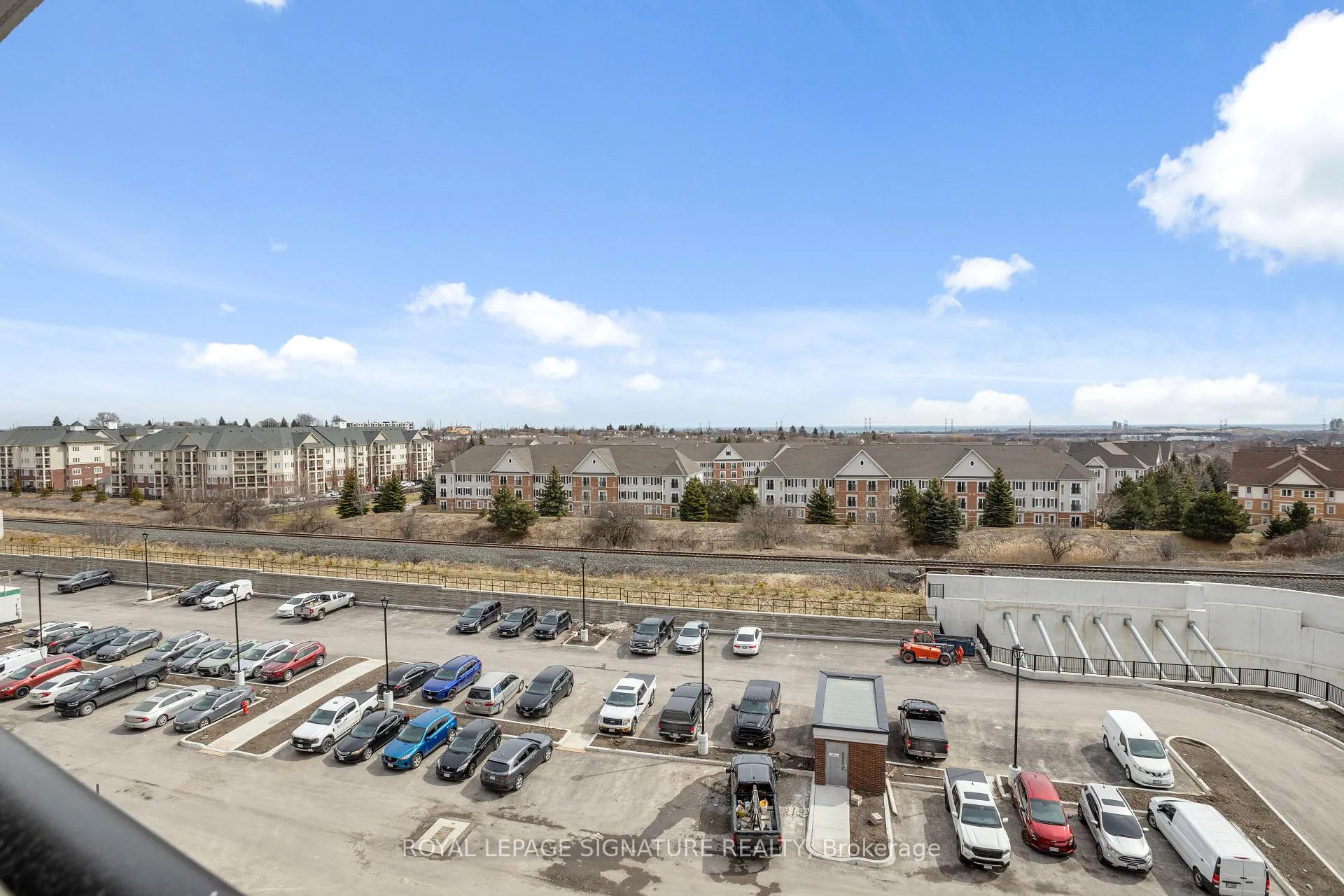 Photo 19 of Unit 625, 51 Clarington Boulevard, Clarington, Bowmanville — HOMEH
