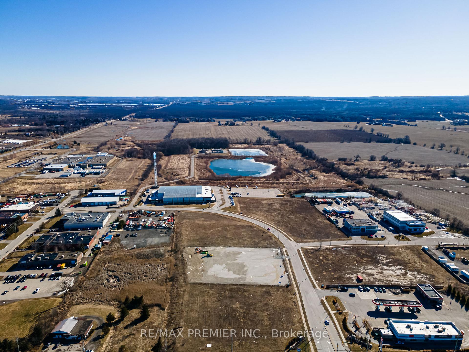 Photo 8 of 50 Dillane Drive, King, Schomberg — HOMEH