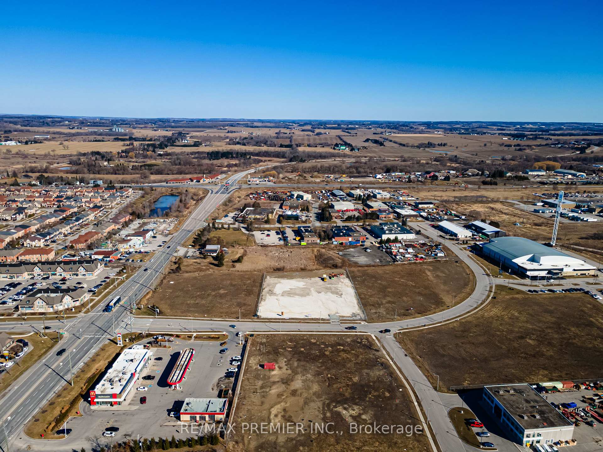 Photo 9 of 50 Dillane Drive, King, Schomberg — HOMEH