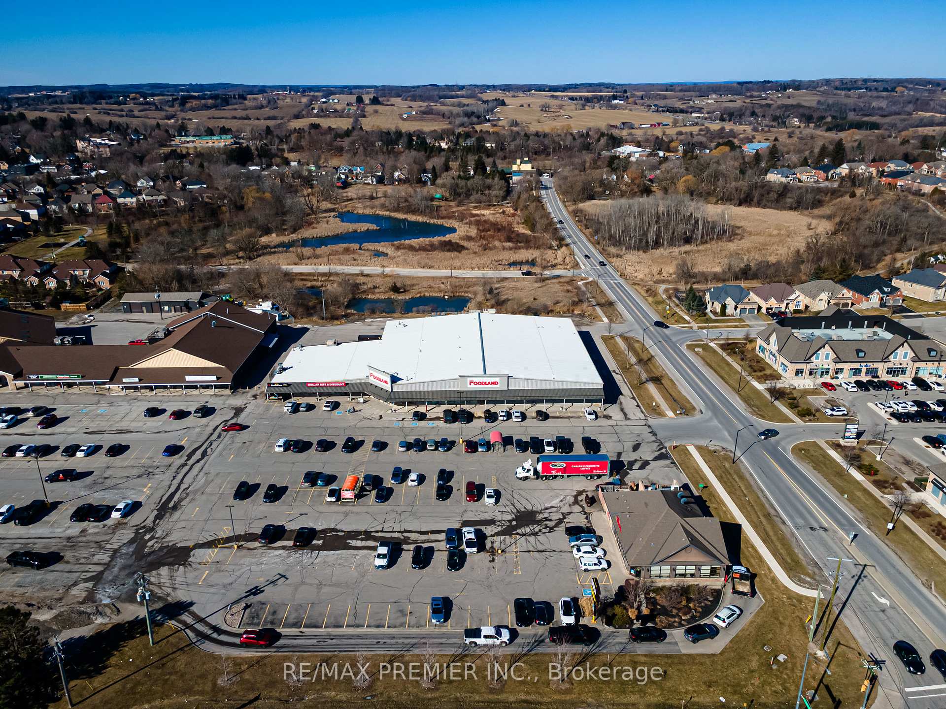 Photo 12 of 50 Dillane Drive, King, Schomberg — HOMEH