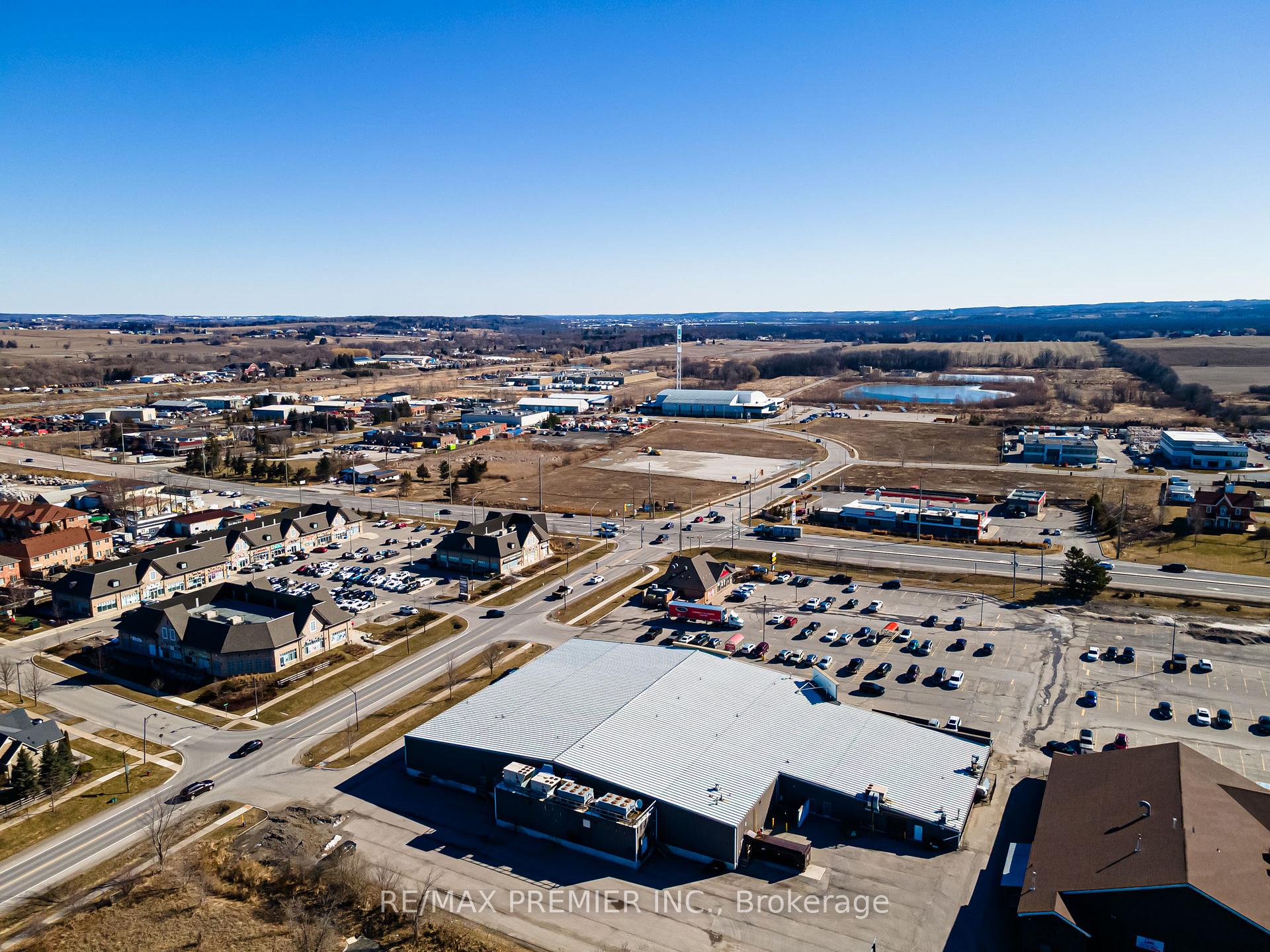 Photo 14 of 50 Dillane Drive, King, Schomberg — HOMEH