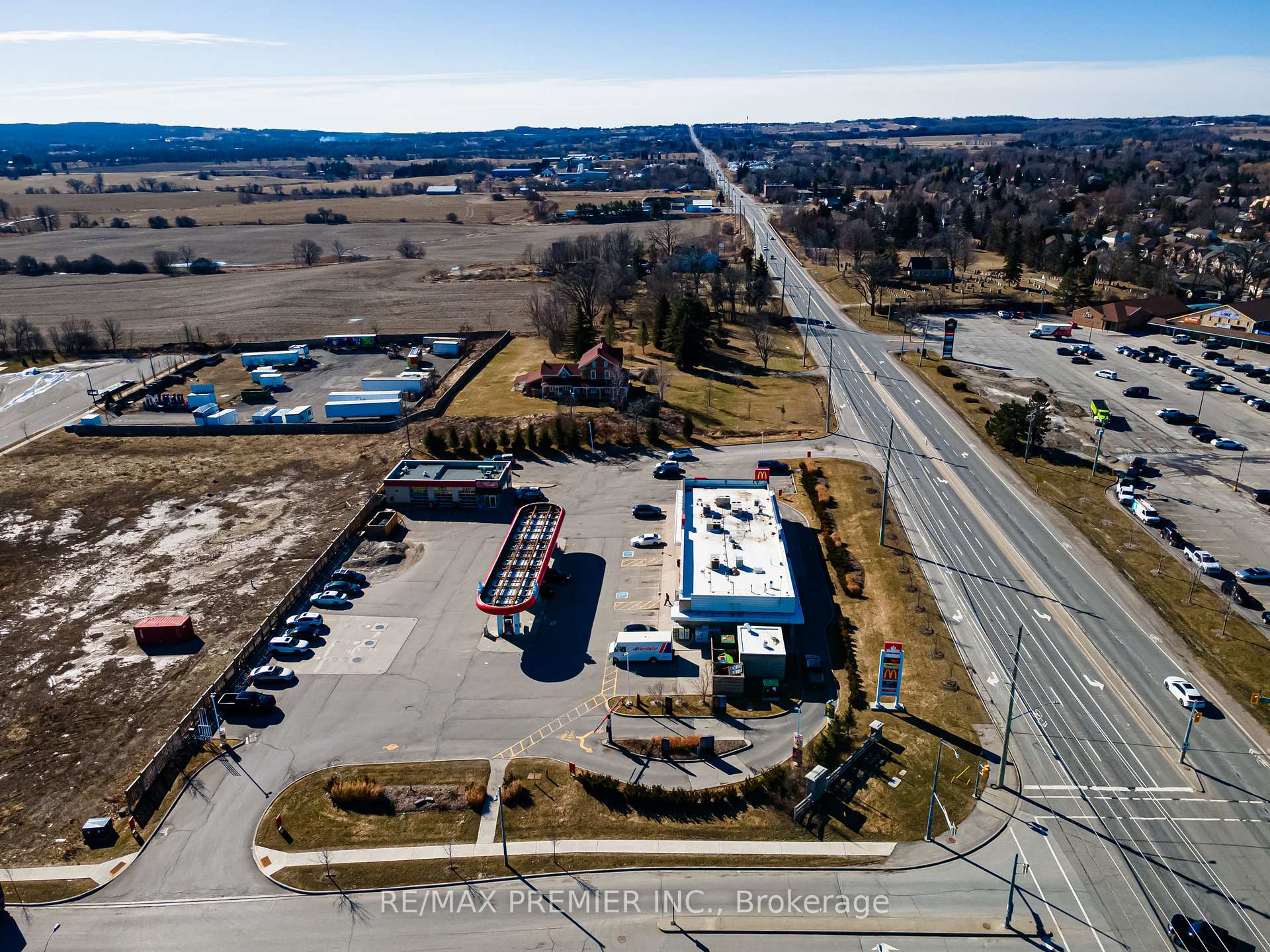 Photo 16 of 50 Dillane Drive, King, Schomberg — HOMEH