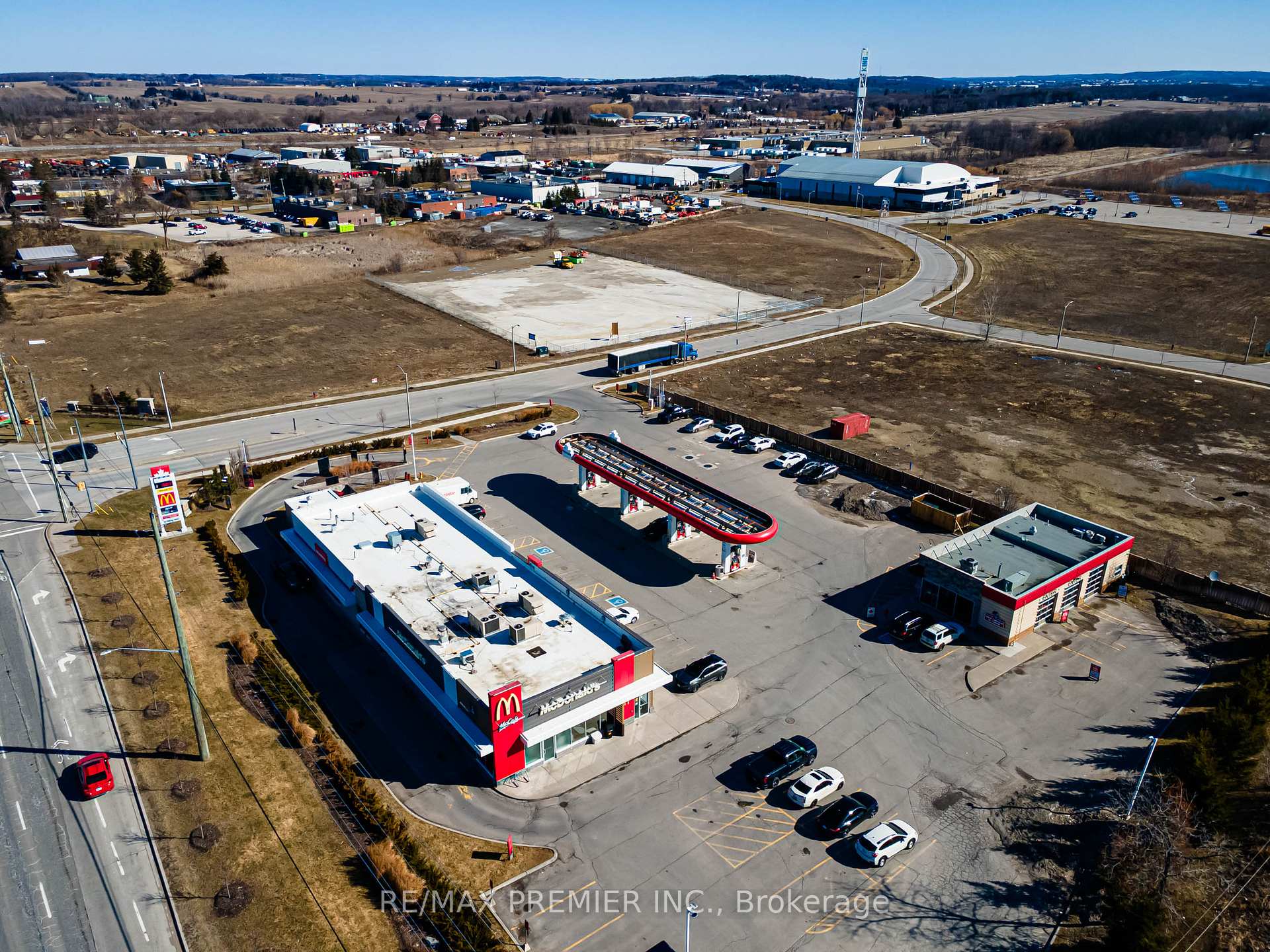 Photo 17 of 50 Dillane Drive, King, Schomberg — HOMEH