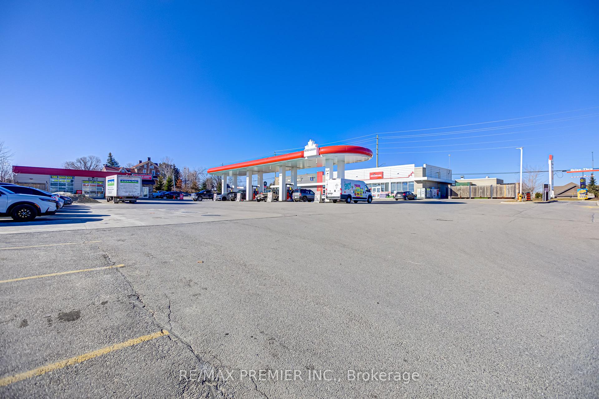 Photo 24 of 50 Dillane Drive, King, Schomberg — HOMEH