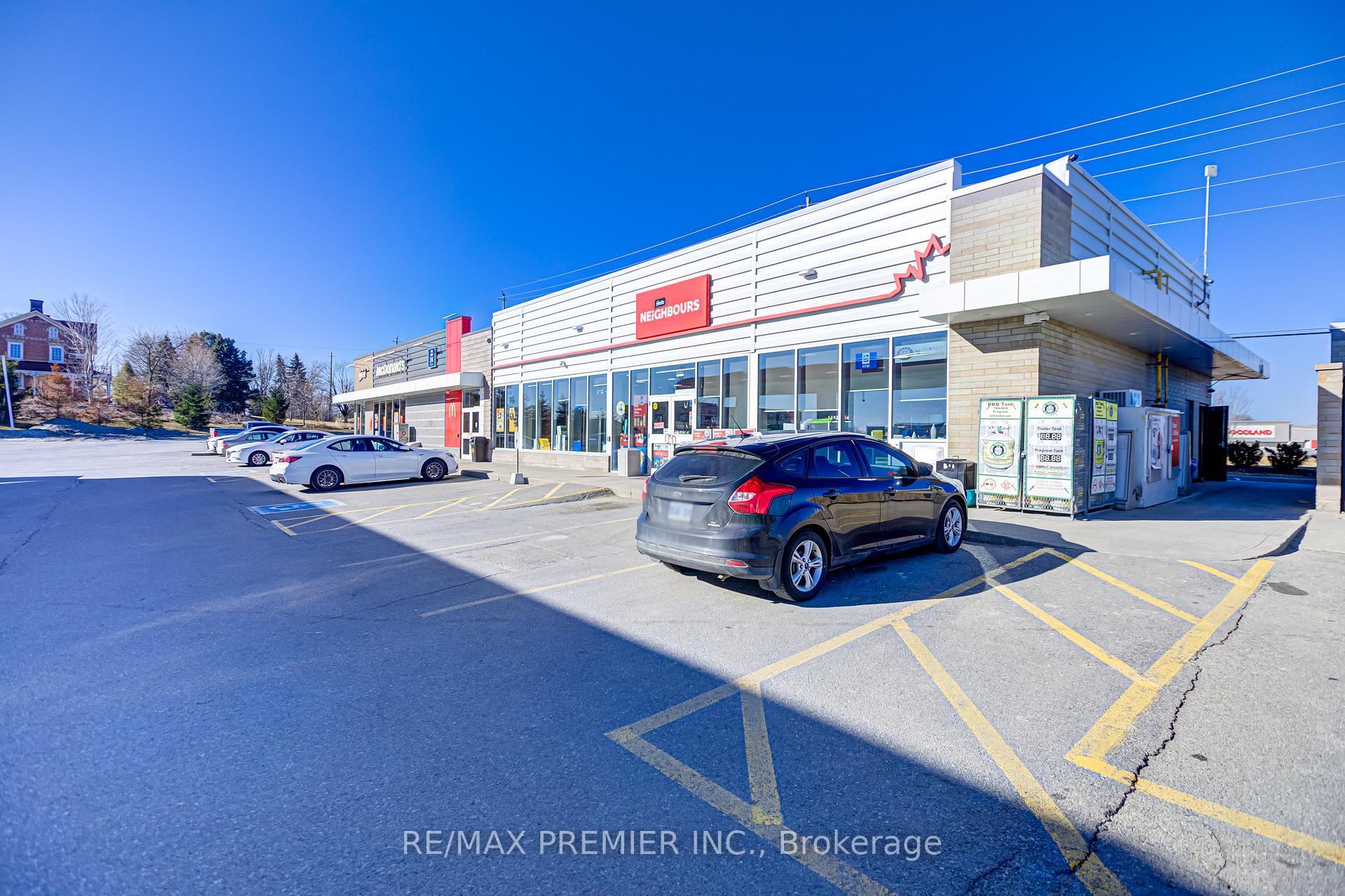 Photo 25 of 50 Dillane Drive, King, Schomberg — HOMEH