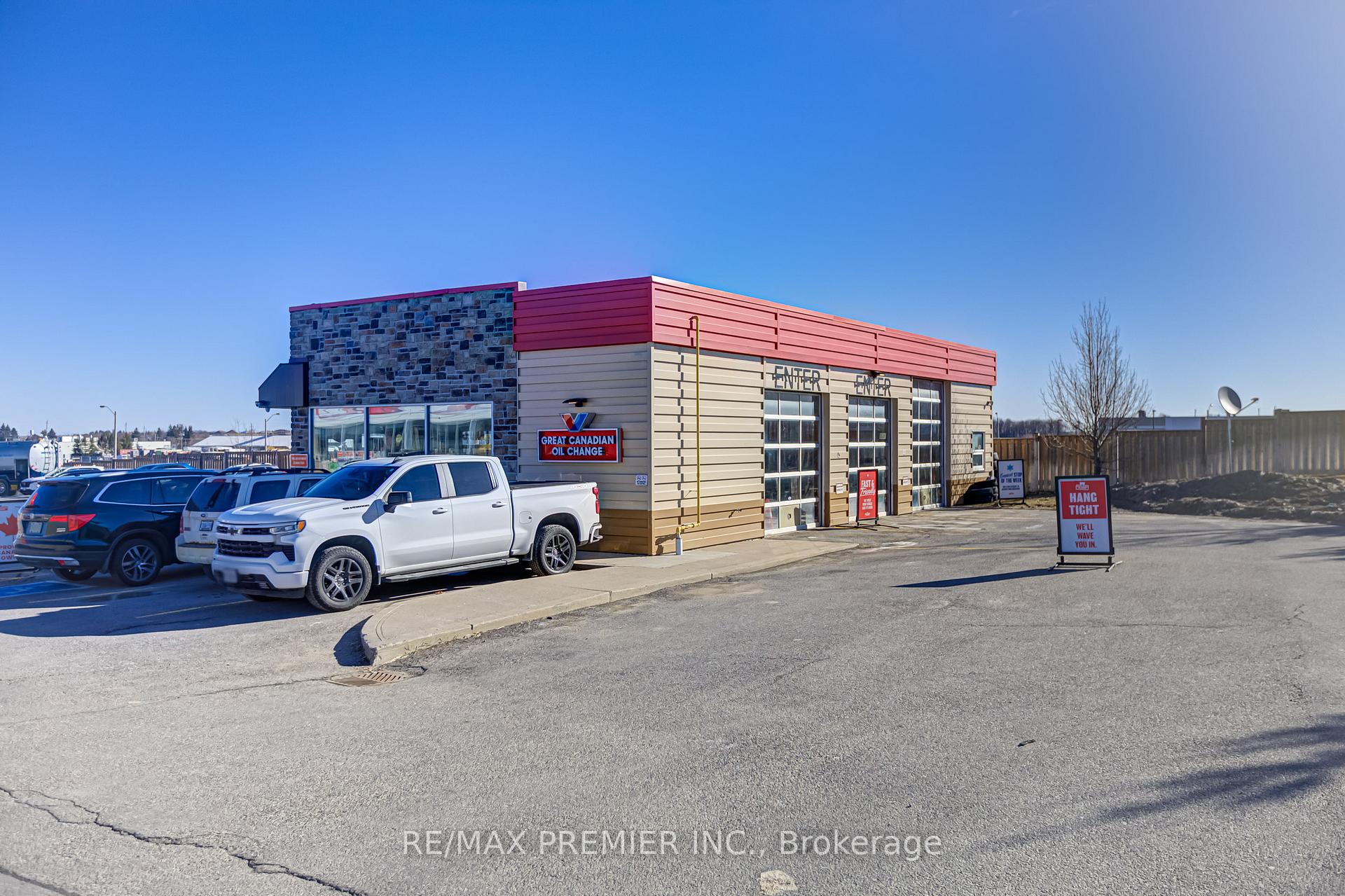 Photo 28 of 50 Dillane Drive, King, Schomberg — HOMEH