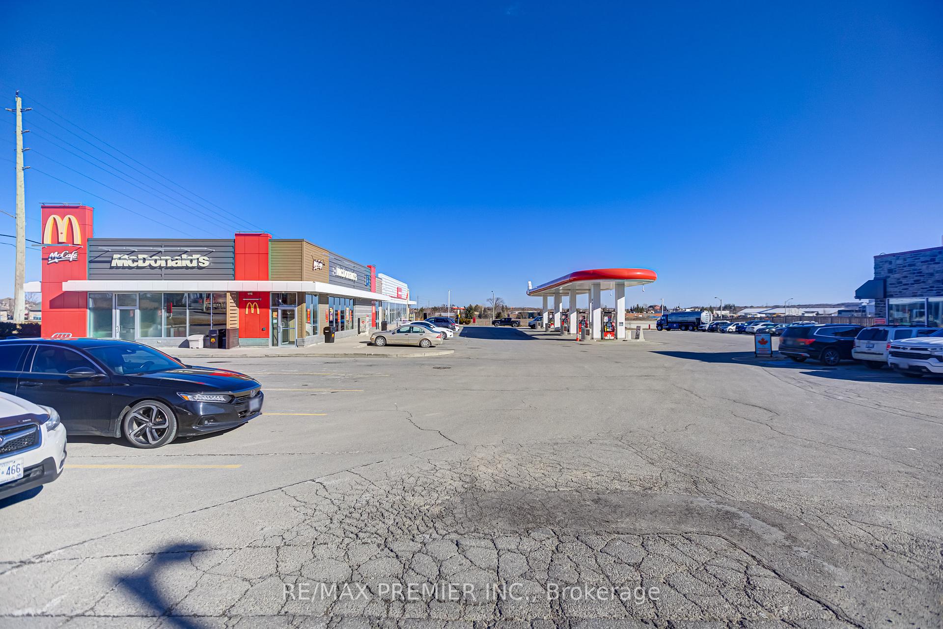 Photo 29 of 50 Dillane Drive, King, Schomberg — HOMEH