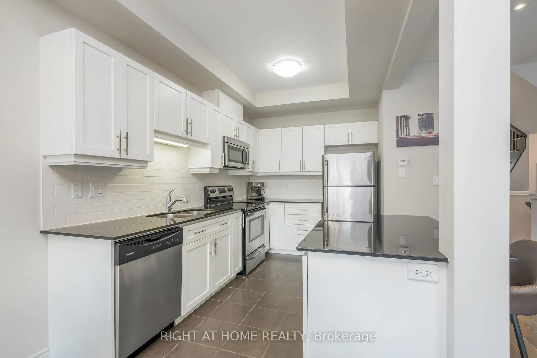 Photo 16 of 27 Hitching Post Ridge, Hamilton, Binbrook — HOMEH