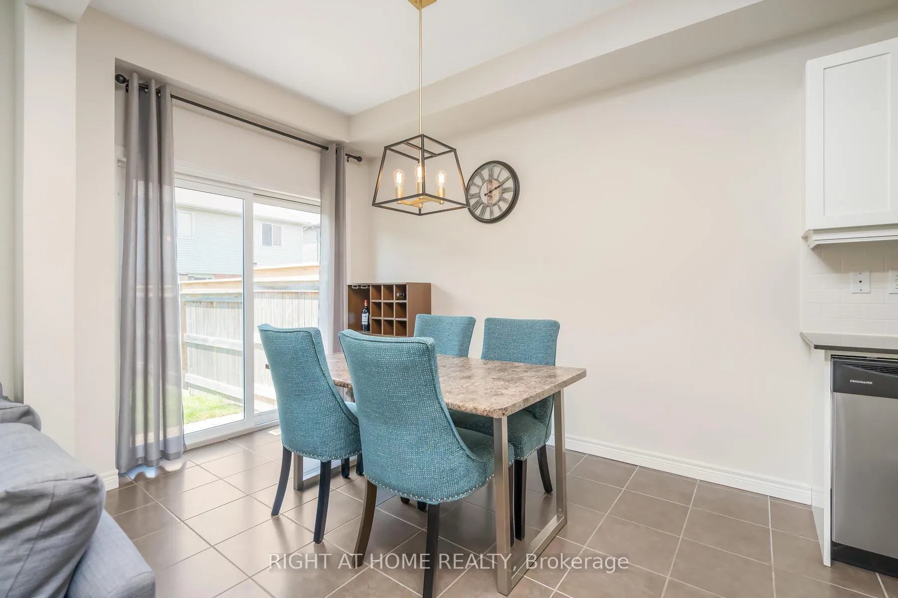 Photo 19 of 27 Hitching Post Ridge, Hamilton, Binbrook — HOMEH