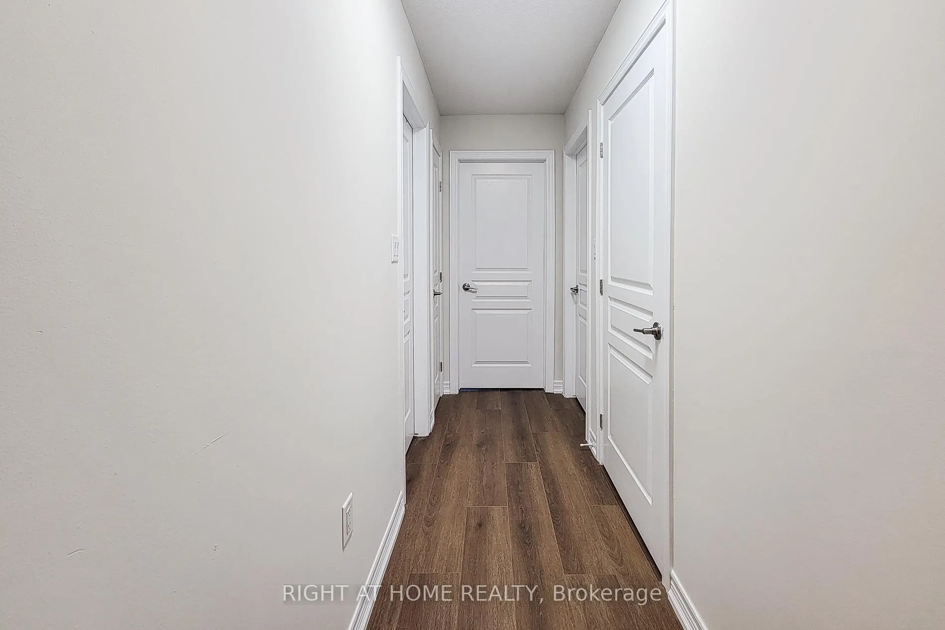 Photo 23 of 27 Hitching Post Ridge, Hamilton, Binbrook — HOMEH