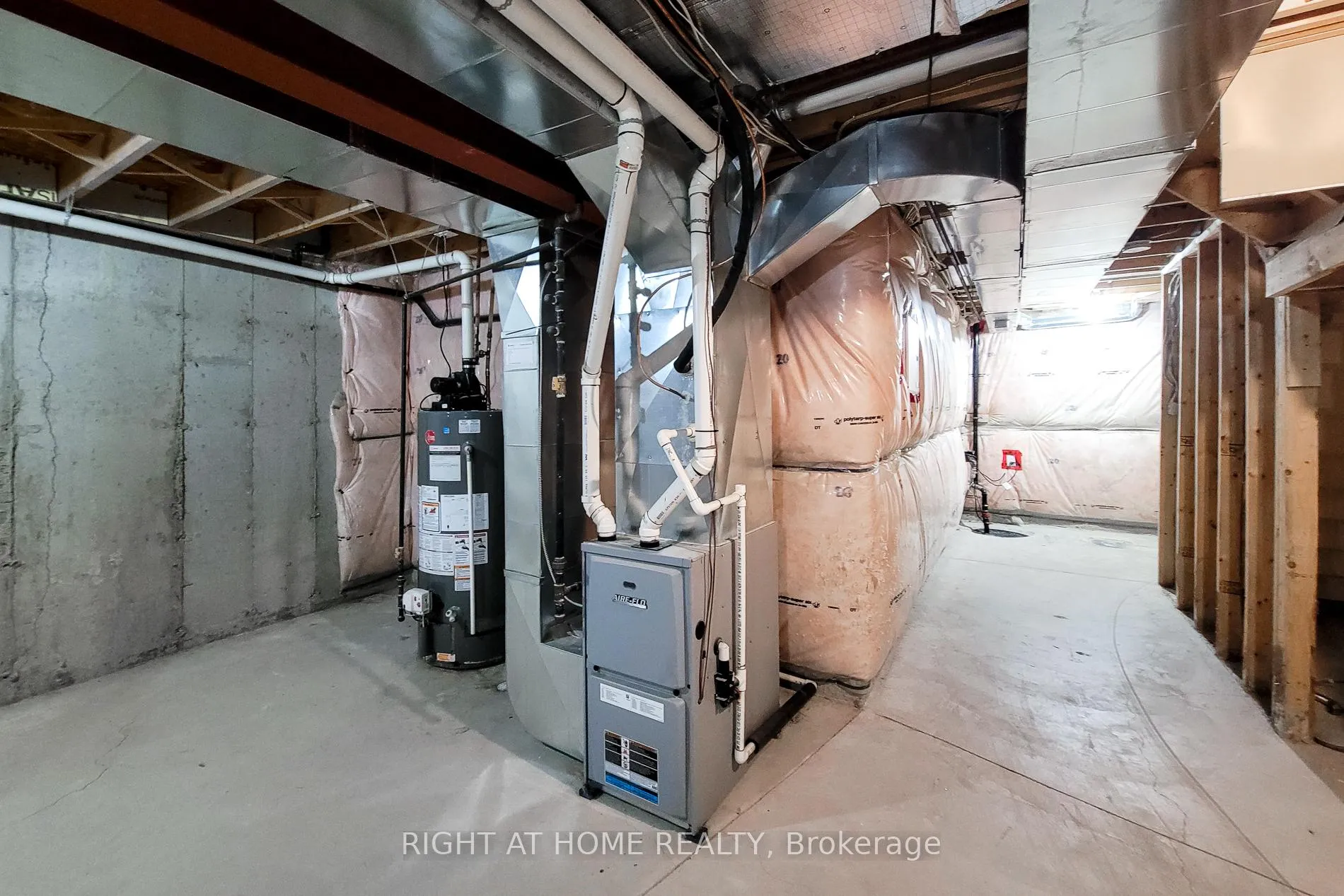 Photo 38 of 27 Hitching Post Ridge, Hamilton, Binbrook — HOMEH