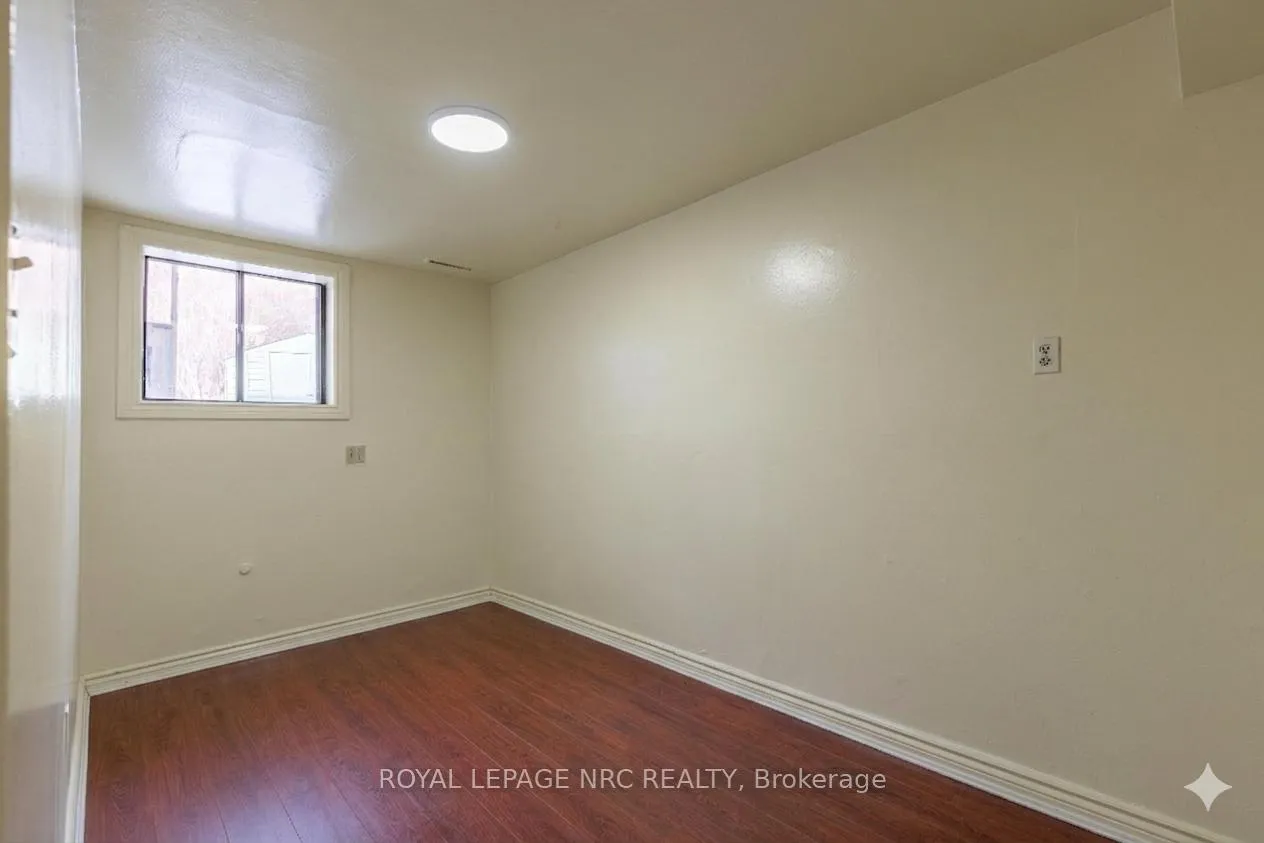 Photo 6 of Unit Unit 1, 389 Elizabeth Street, Grimsby, Grimsby Beach — HOMEH
