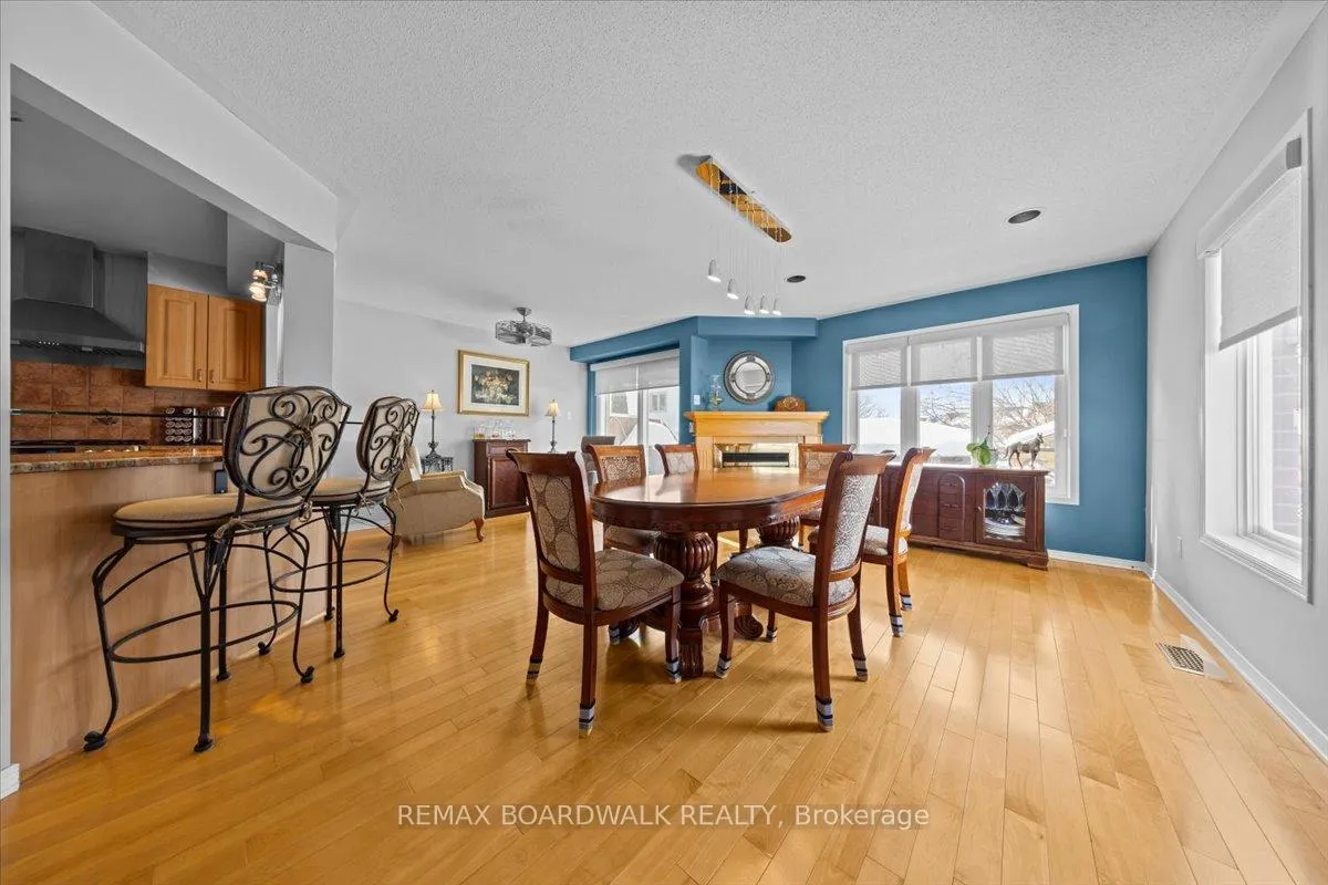Photo 8 of 6355 Sablewood Place, Ottawa, Chapel Hill — HOMEH