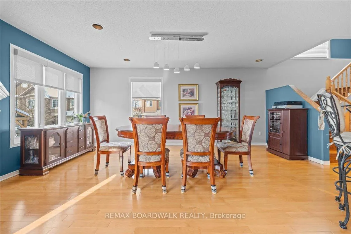 Photo 11 of 6355 Sablewood Place, Ottawa, Chapel Hill — HOMEH