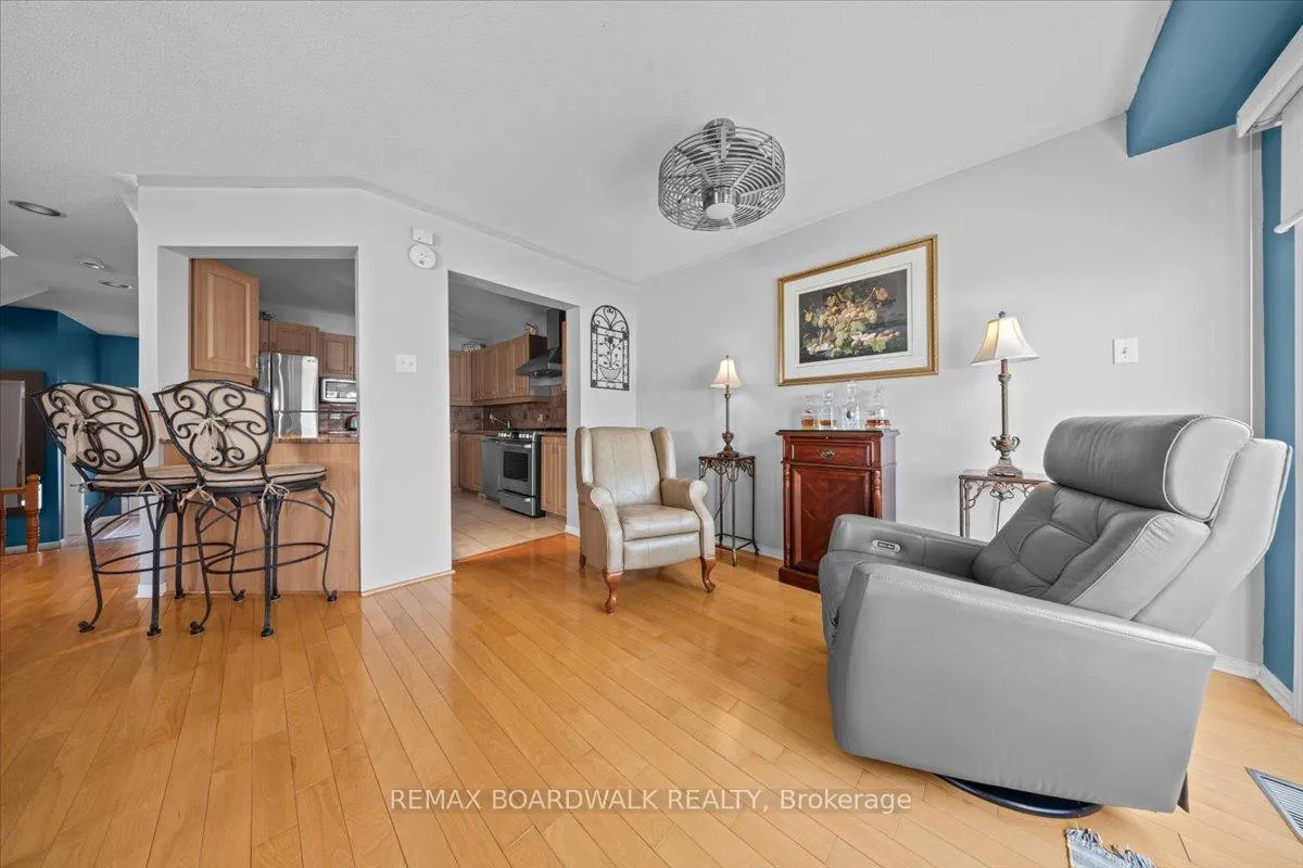 Photo 14 of 6355 Sablewood Place, Ottawa, Chapel Hill — HOMEH