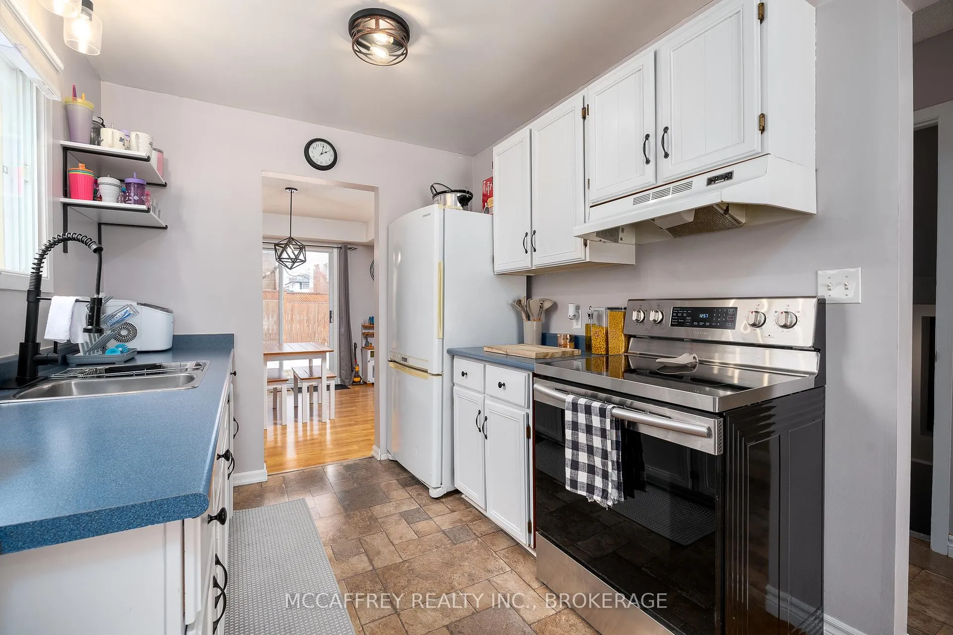 Photo 6 of 932 Heaton Road, Kingston, North of Taylor-Kidd Blvd — HOMEH