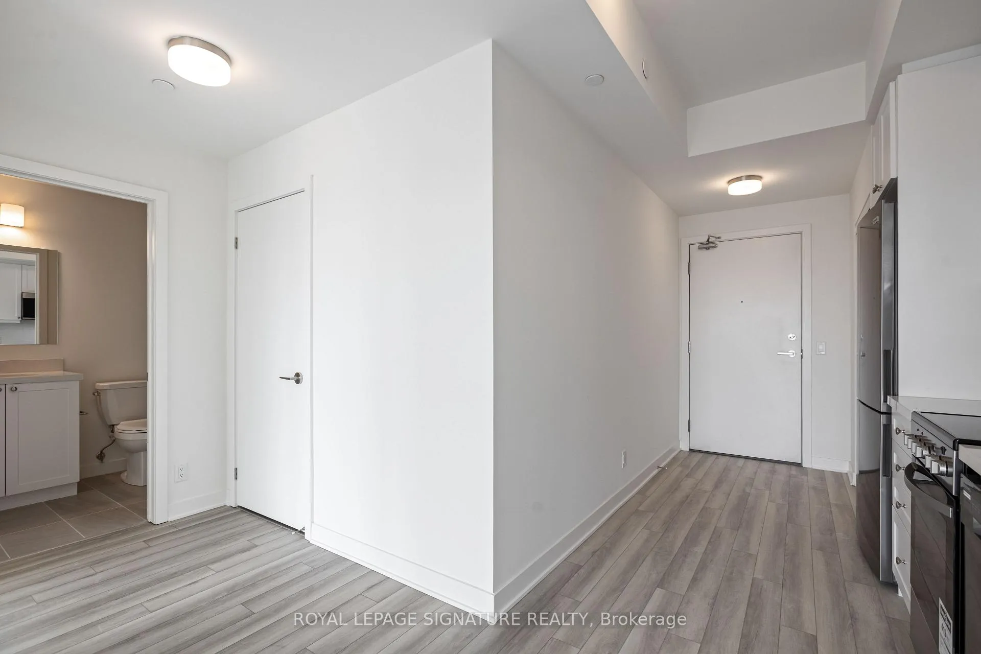 Photo 2 of Unit 703, 51 Clarington Boulevard, Clarington, Bowmanville — HOMEH