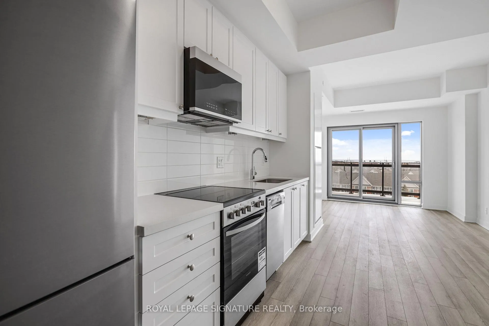 Photo 5 of Unit 703, 51 Clarington Boulevard, Clarington, Bowmanville — HOMEH
