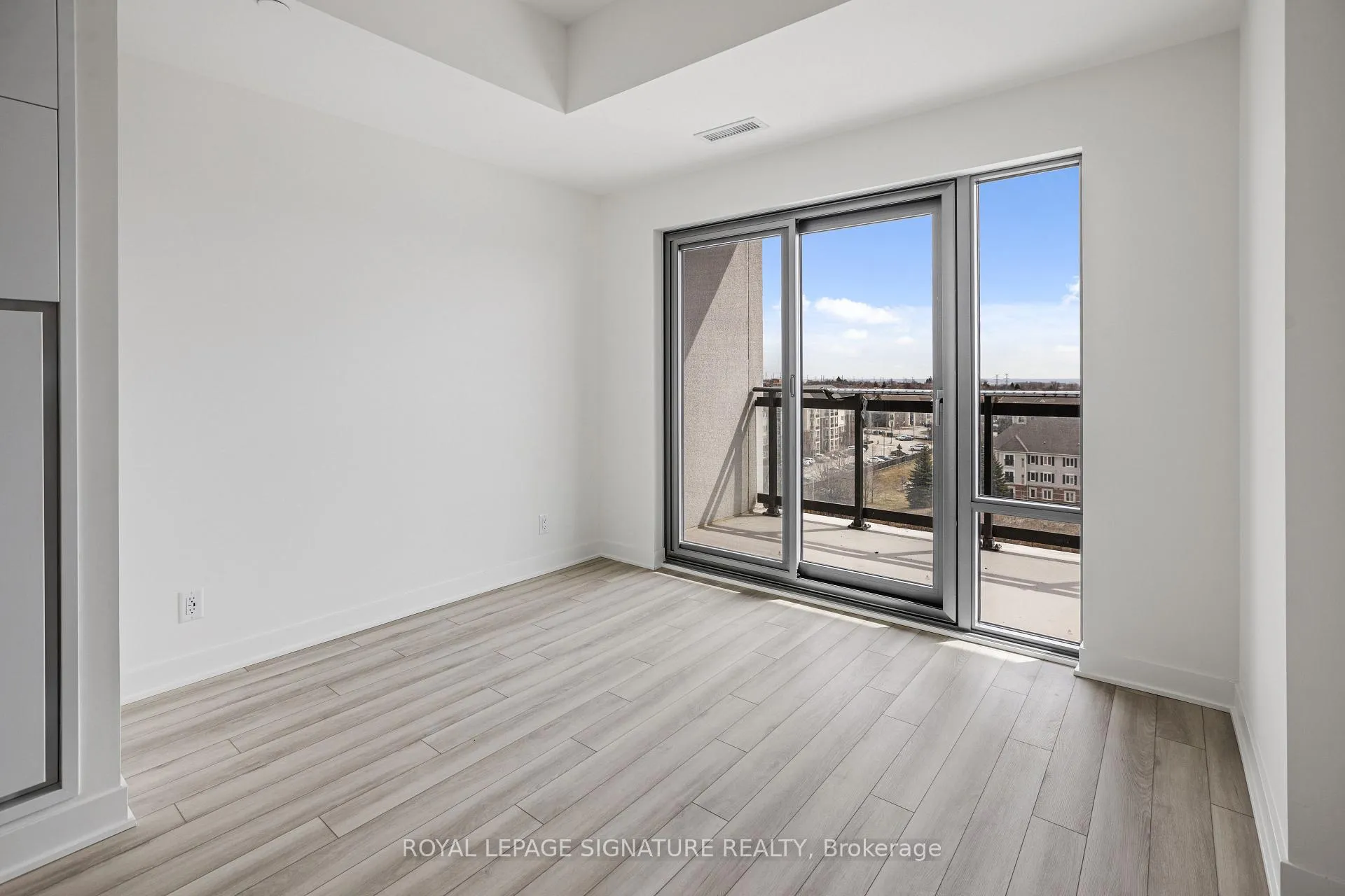 Photo 9 of Unit 703, 51 Clarington Boulevard, Clarington, Bowmanville — HOMEH