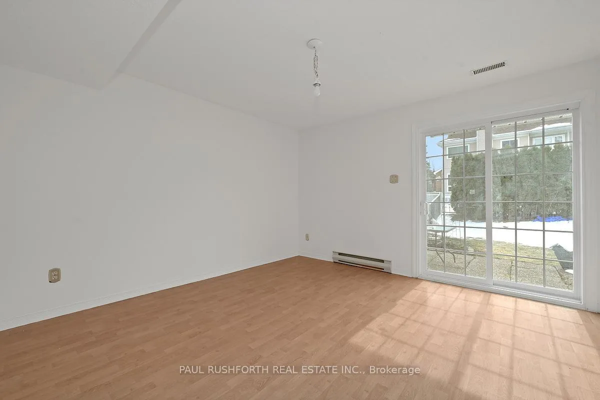 Photo 7 of 6138 Heritage Park Crescent, Ottawa, Chapel Hill — HOMEH