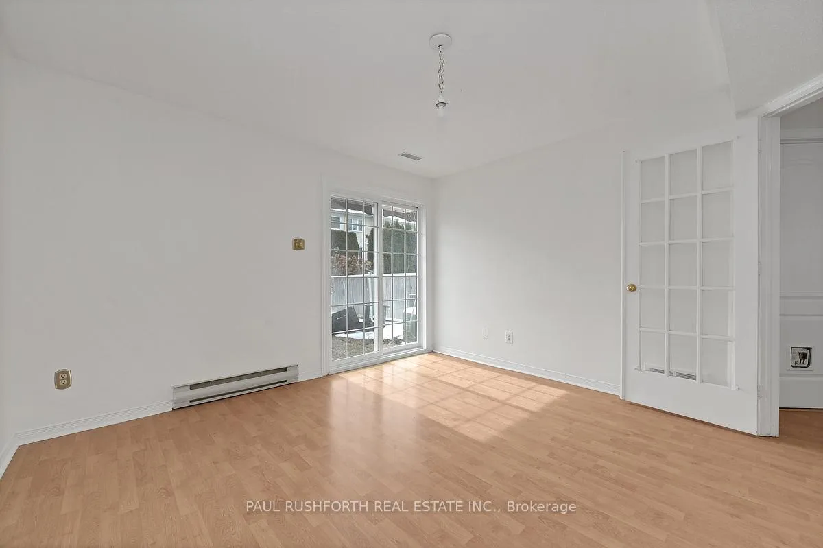 Photo 8 of 6138 Heritage Park Crescent, Ottawa, Chapel Hill — HOMEH