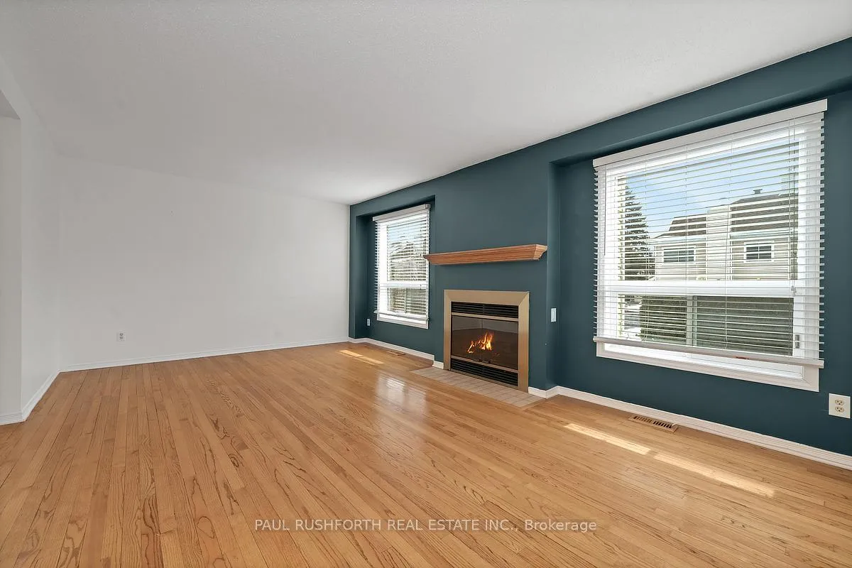 Photo 13 of 6138 Heritage Park Crescent, Ottawa, Chapel Hill — HOMEH