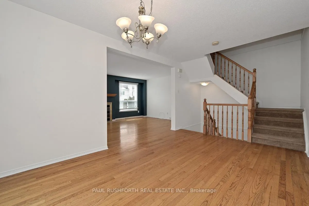 Photo 18 of 6138 Heritage Park Crescent, Ottawa, Chapel Hill — HOMEH