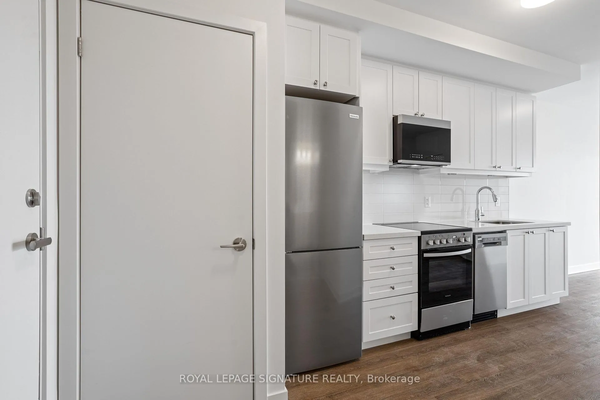 Photo 4 of Unit 614, 51 Clarington Boulevard, Clarington, Bowmanville — HOMEH