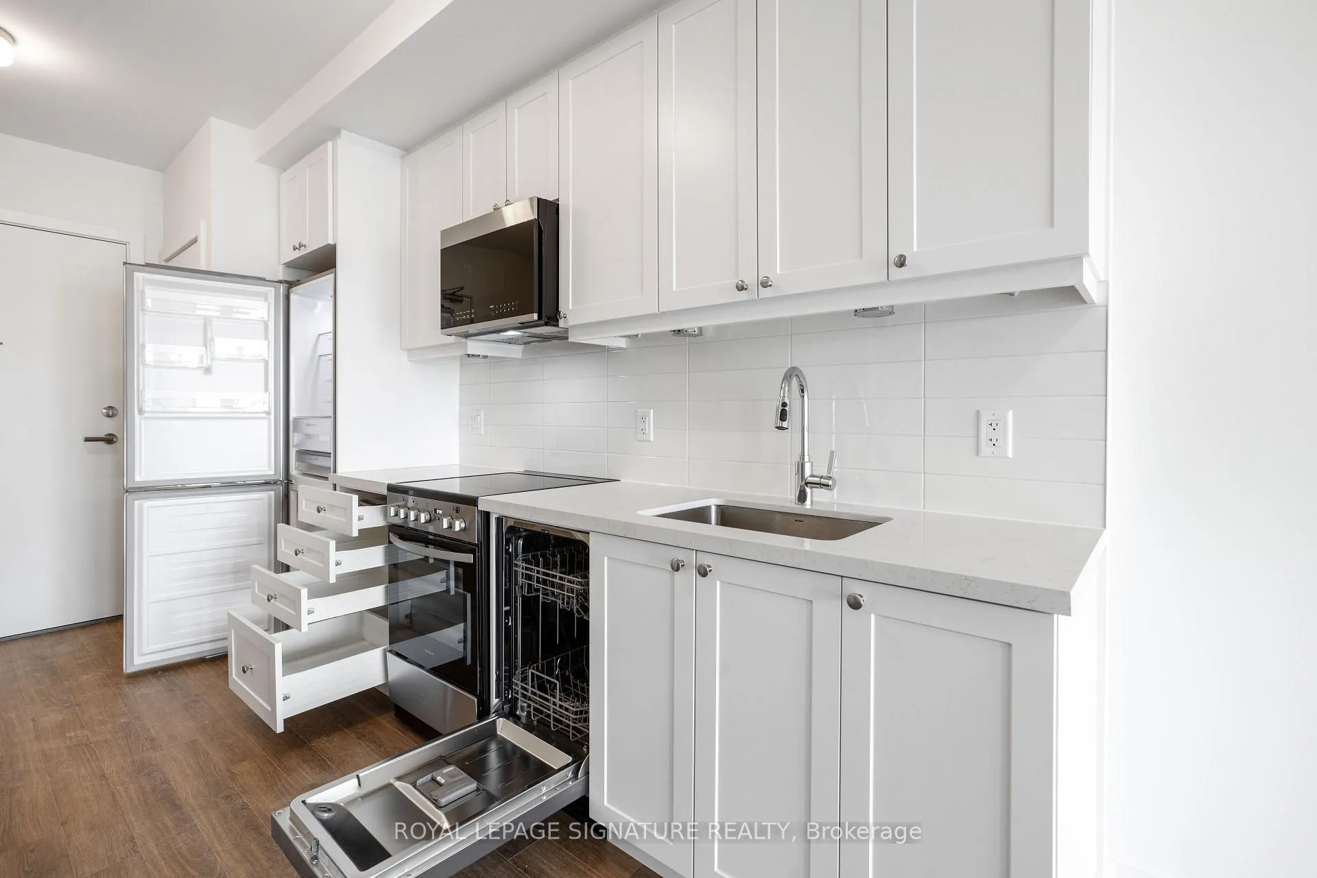 Photo 10 of Unit 614, 51 Clarington Boulevard, Clarington, Bowmanville — HOMEH