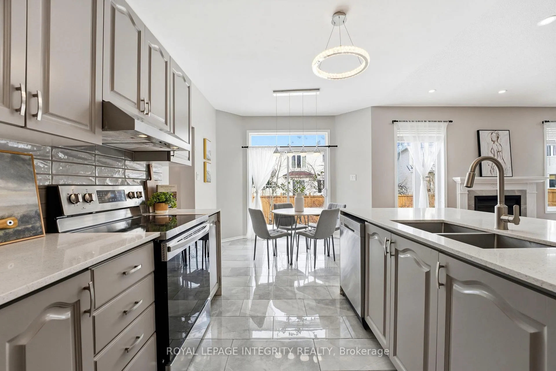 Photo 10 of 7 Len Lunney Crescent, Ottawa, Barrhaven East — HOMEH
