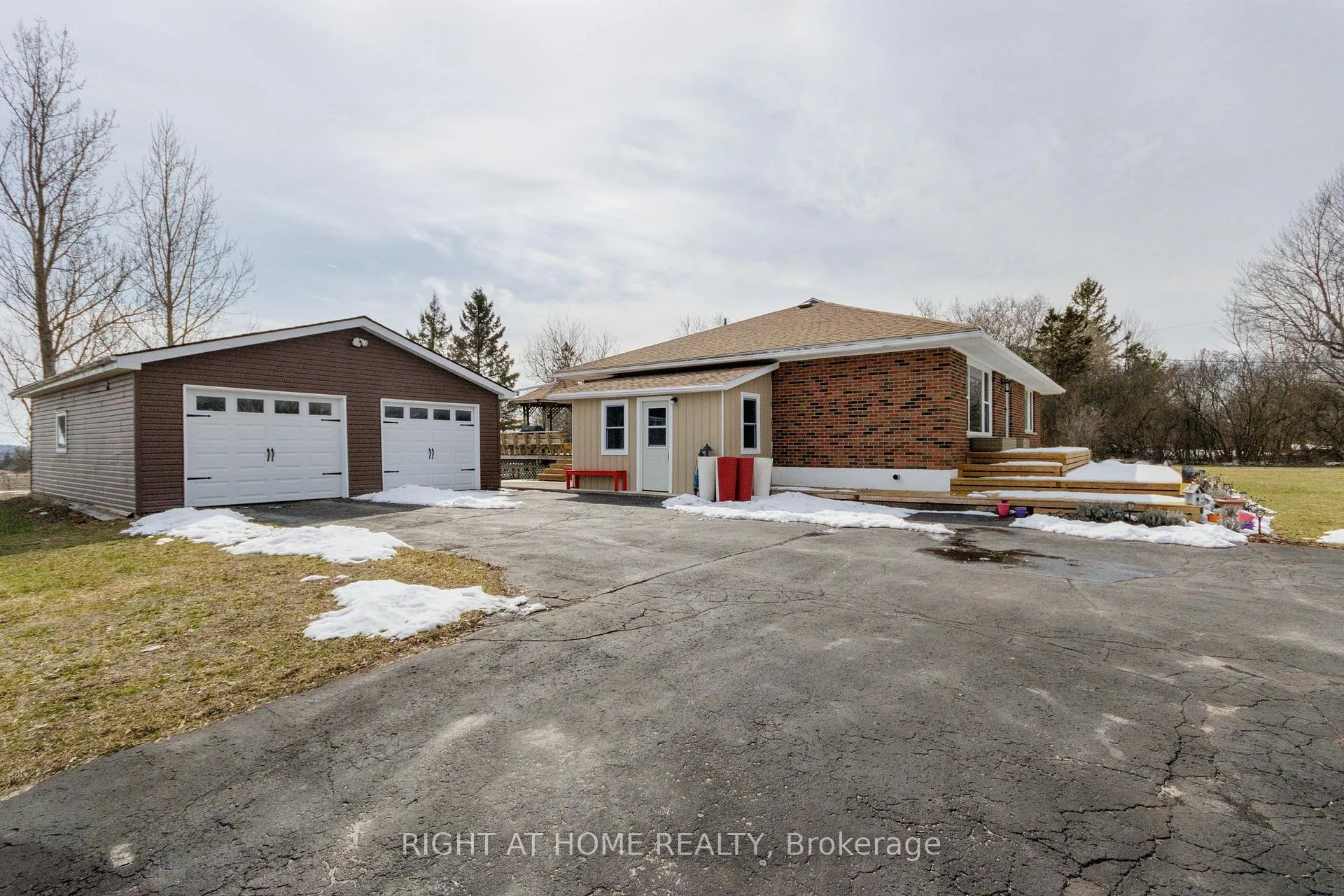 Photo 3 of 4088 Henderson Road, Frontenac, Frontenac South — HOMEH