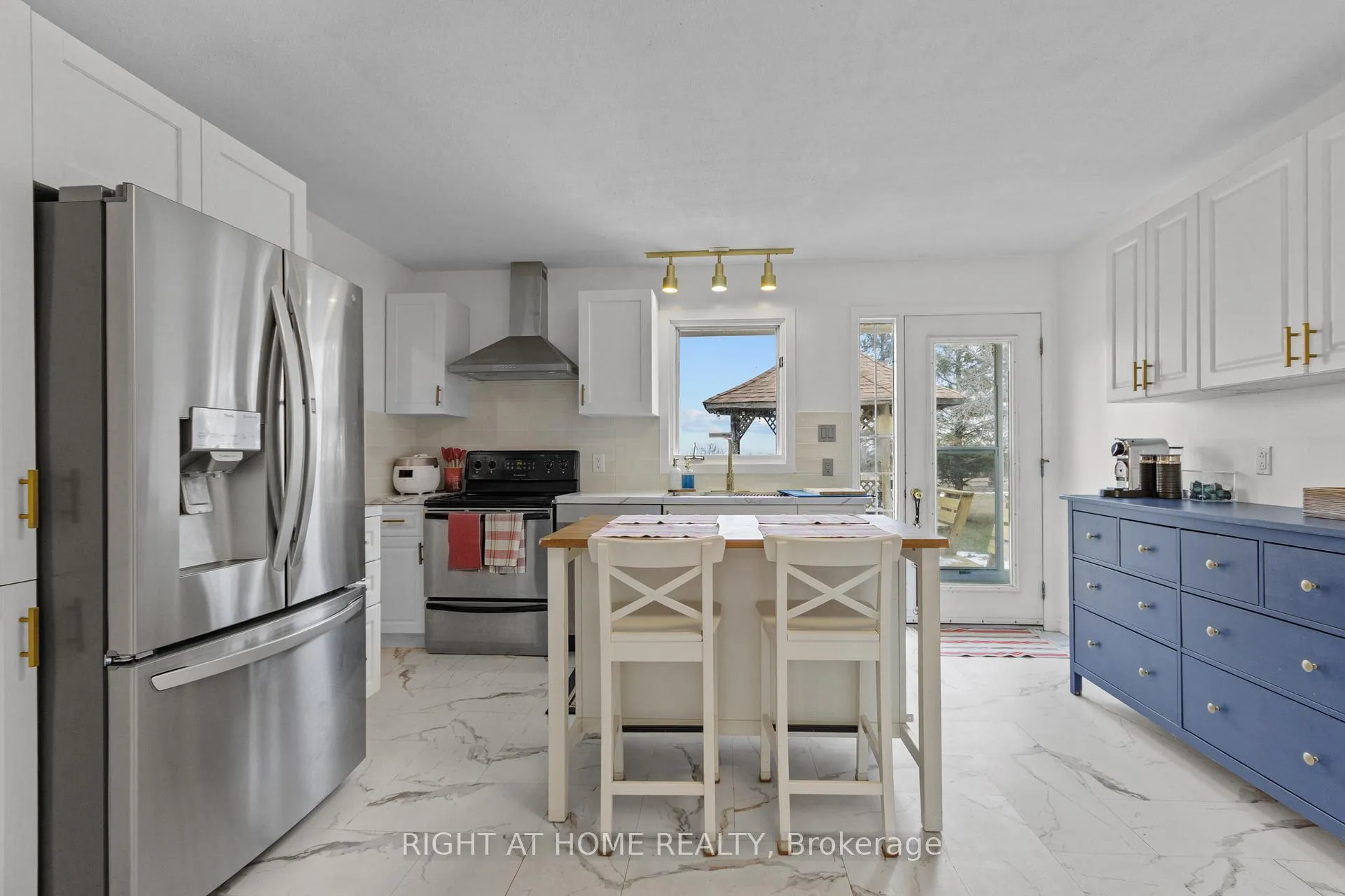 Photo 5 of 4088 Henderson Road, Frontenac, Frontenac South — HOMEH