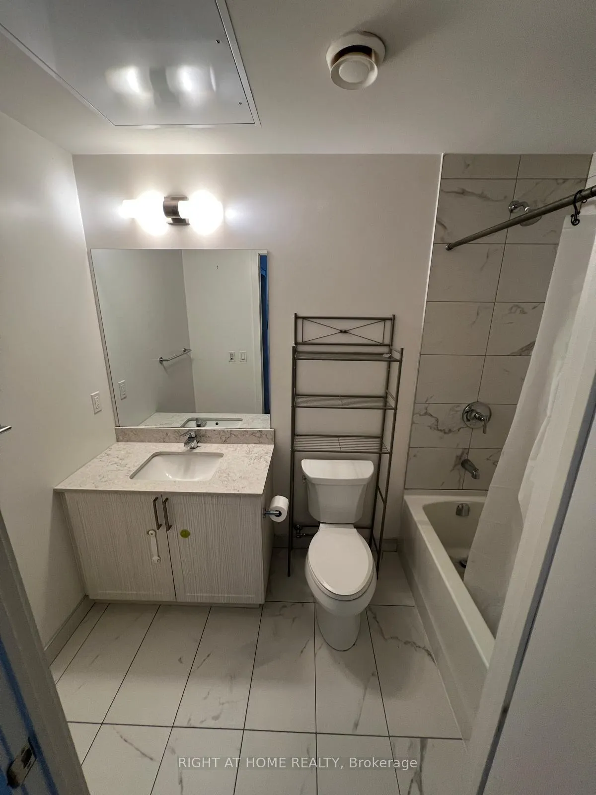 Photo 3 of Unit 801, 278 Buchanan Drive, Markham, Unionville — HOMEH