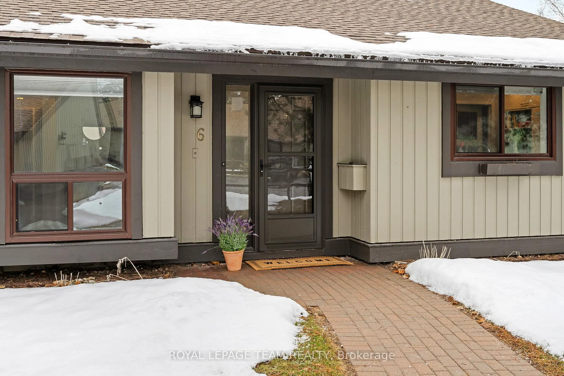 Photo 3 of 6 Kittansett Court, Ottawa, Stittsville (Central) — HOMEH