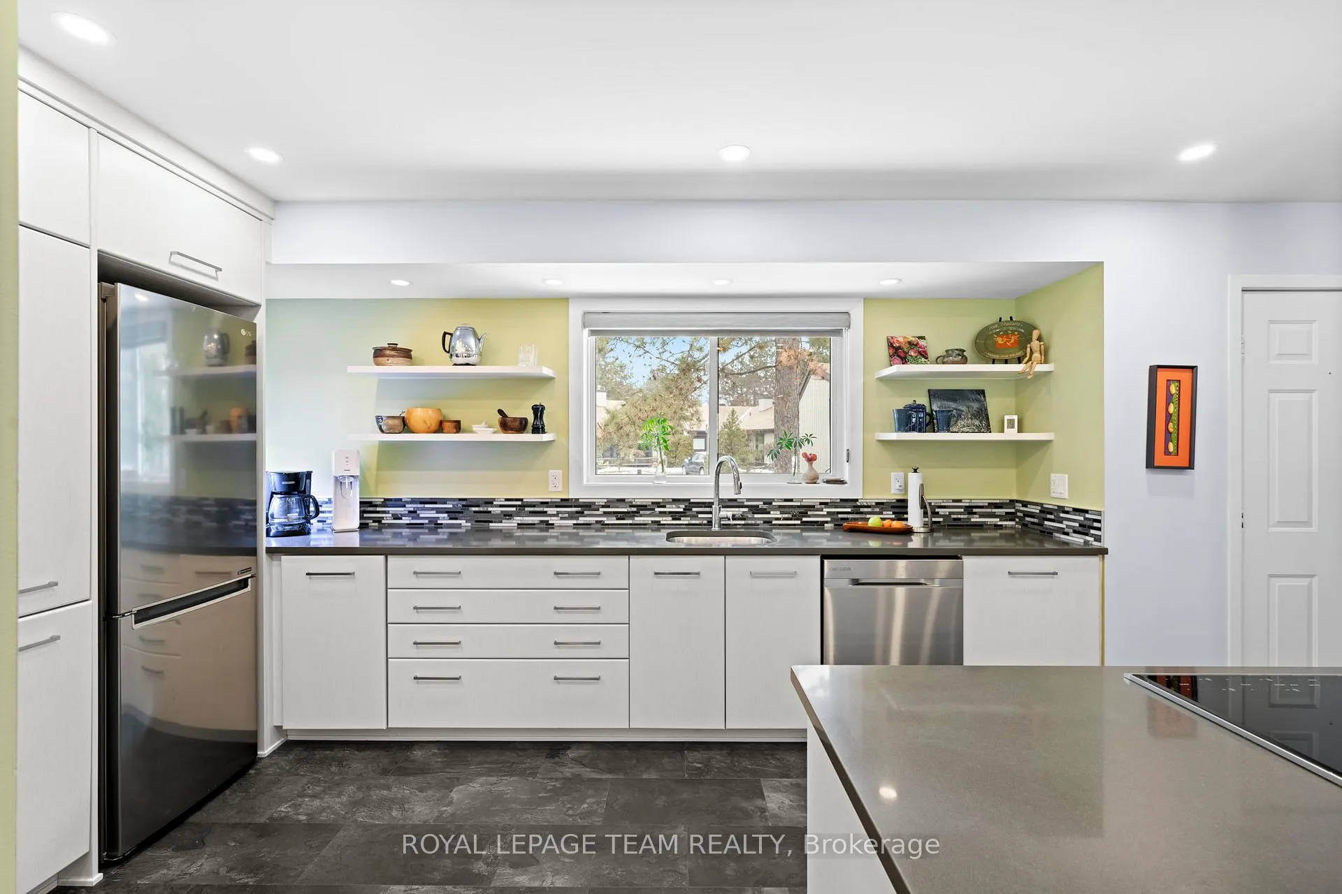 Photo 8 of 6 Kittansett Court, Ottawa, Stittsville (Central) — HOMEH