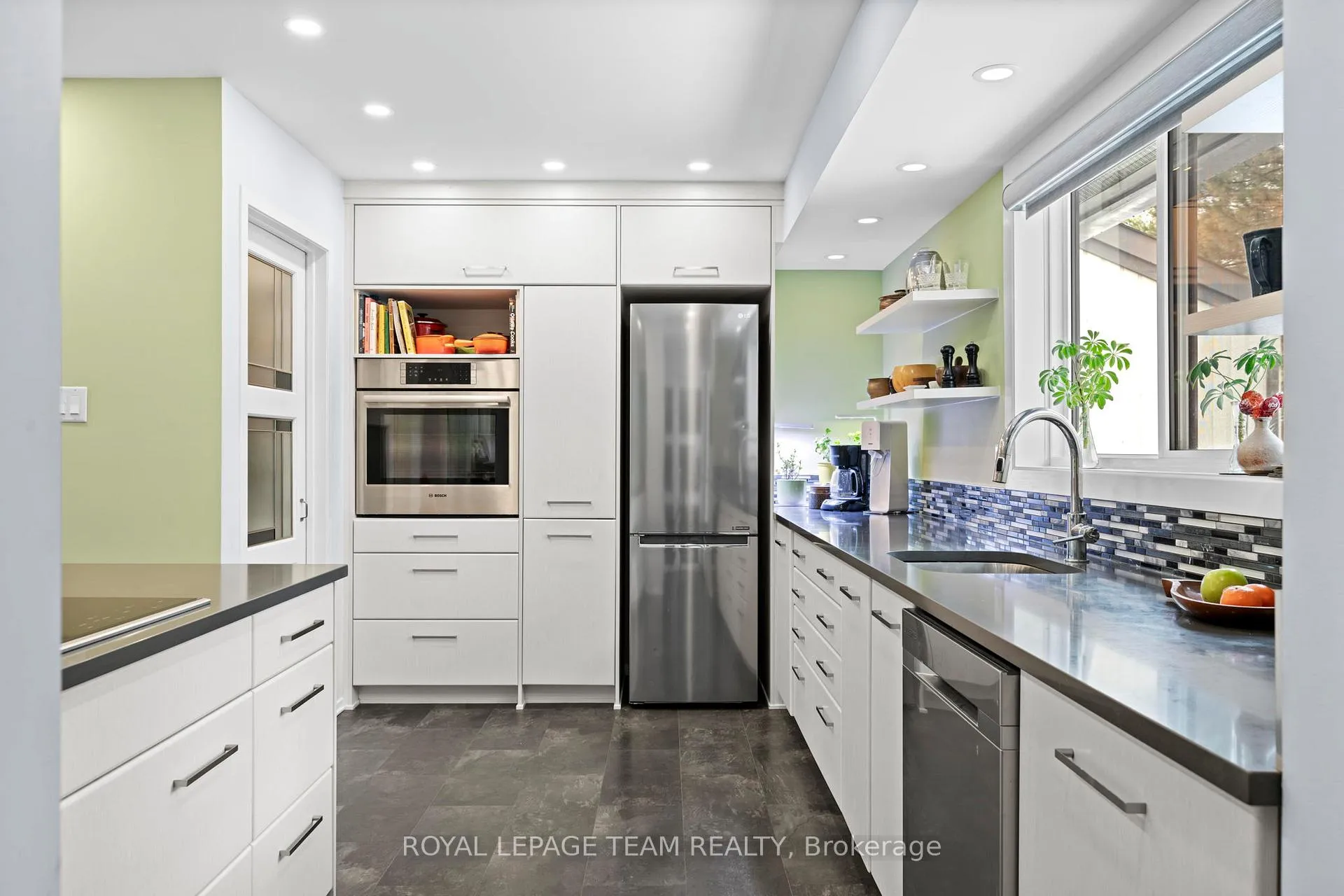 Photo 10 of 6 Kittansett Court, Ottawa, Stittsville (Central) — HOMEH