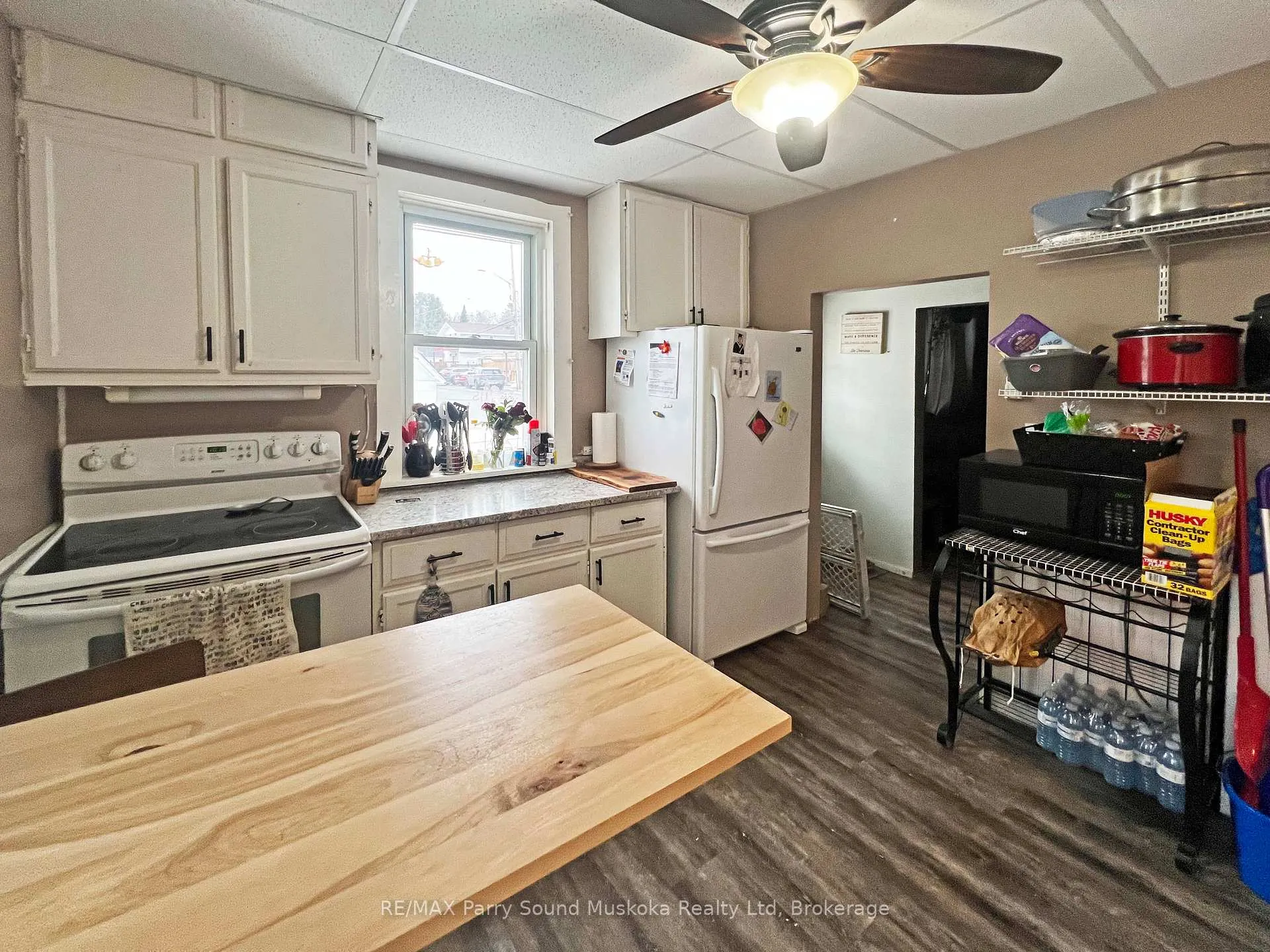 Photo 14 of 97 William Street, Parry Sound — HOMEH