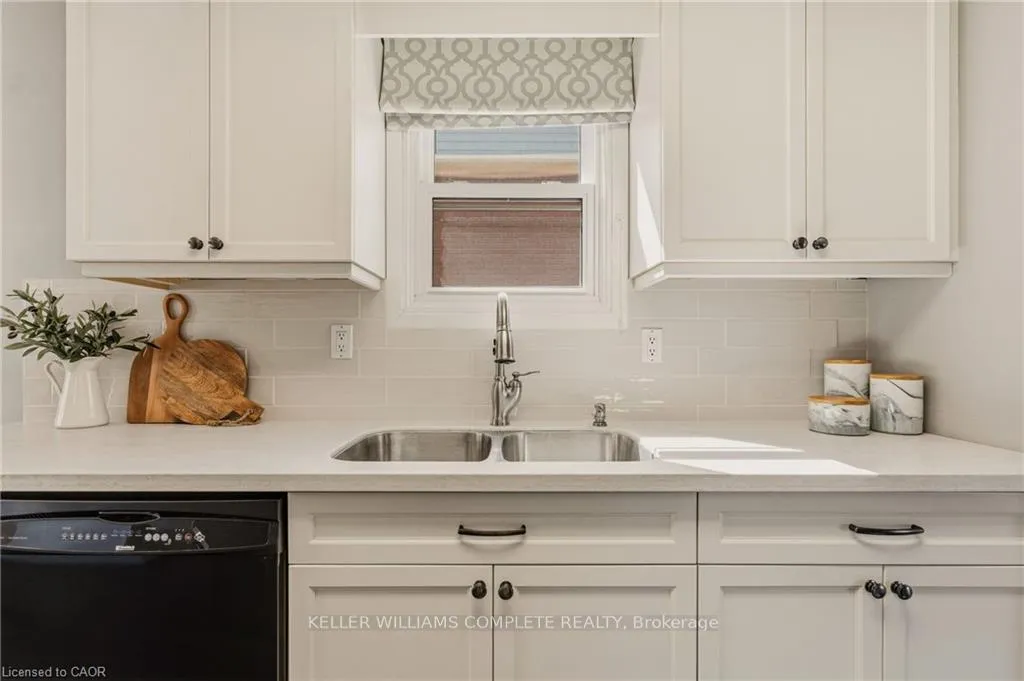 Photo 10 of 357 Rexford Drive, Hamilton, Randall — HOMEH