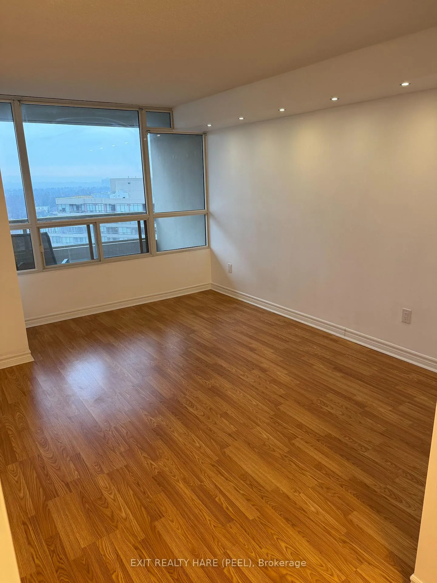 Photo 1 of Unit 1502, 11 Townsgate Drive, Vaughan, Crestwood-Springfarm-Yorkhill — HOMEH