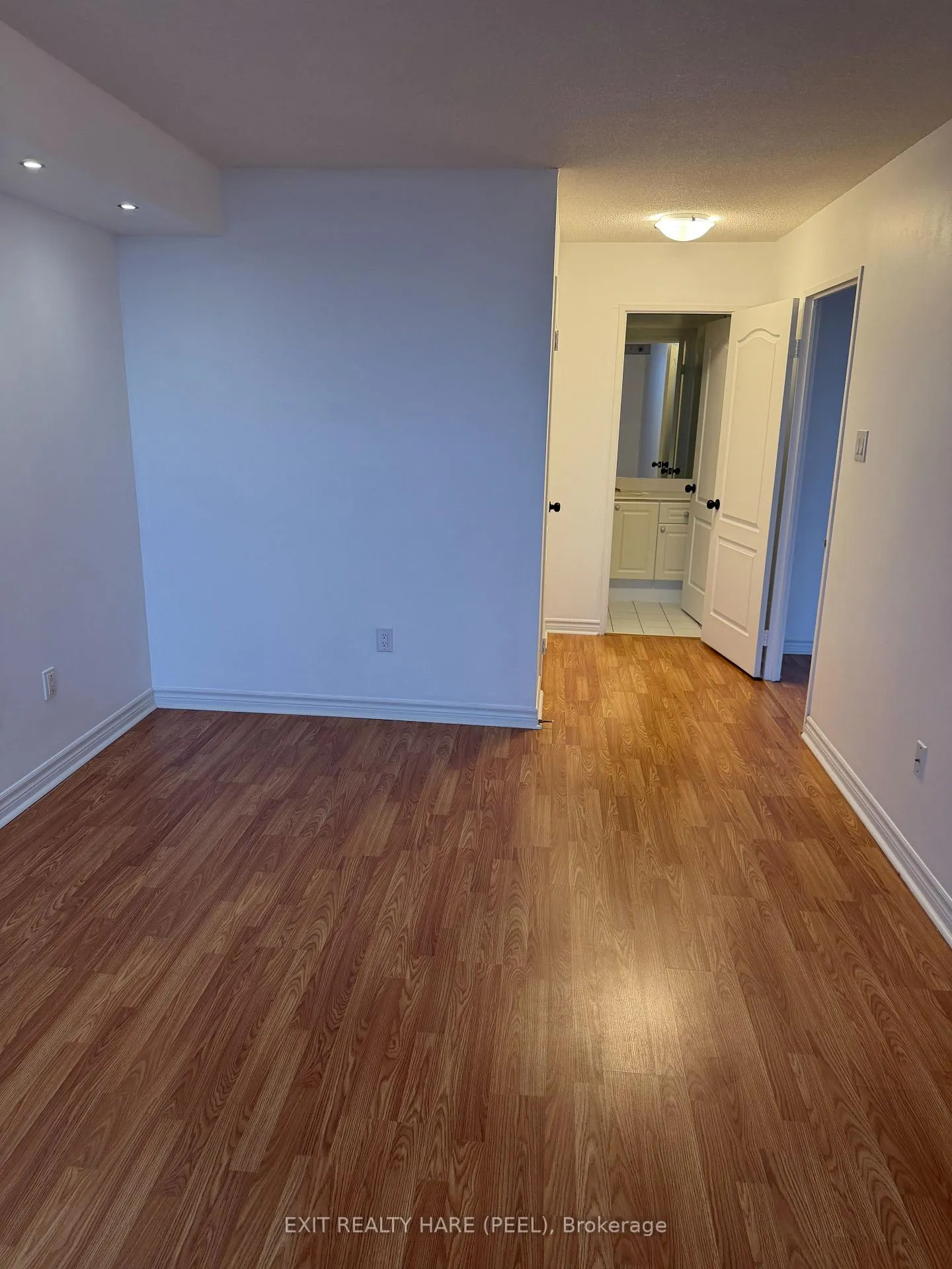 Photo 5 of Unit 1502, 11 Townsgate Drive, Vaughan, Crestwood-Springfarm-Yorkhill — HOMEH