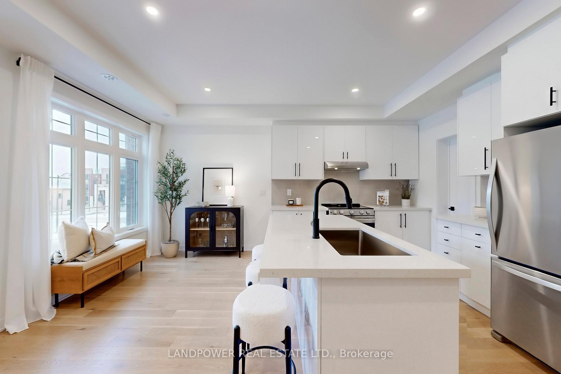 Photo 4 of 66 York Downs Boulevard, Markham, Angus Glen — HOMEH