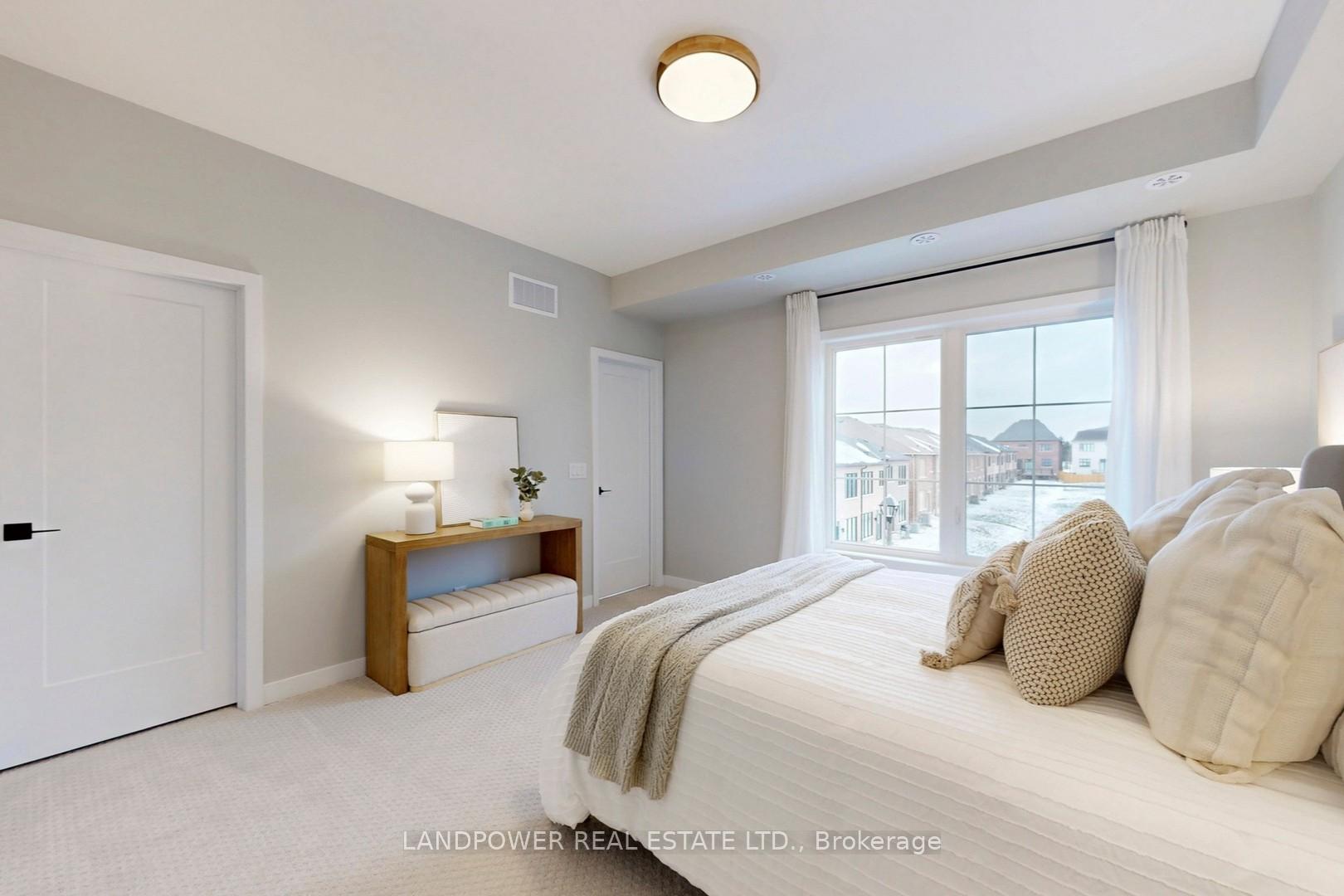 Photo 12 of 66 York Downs Boulevard, Markham, Angus Glen — HOMEH