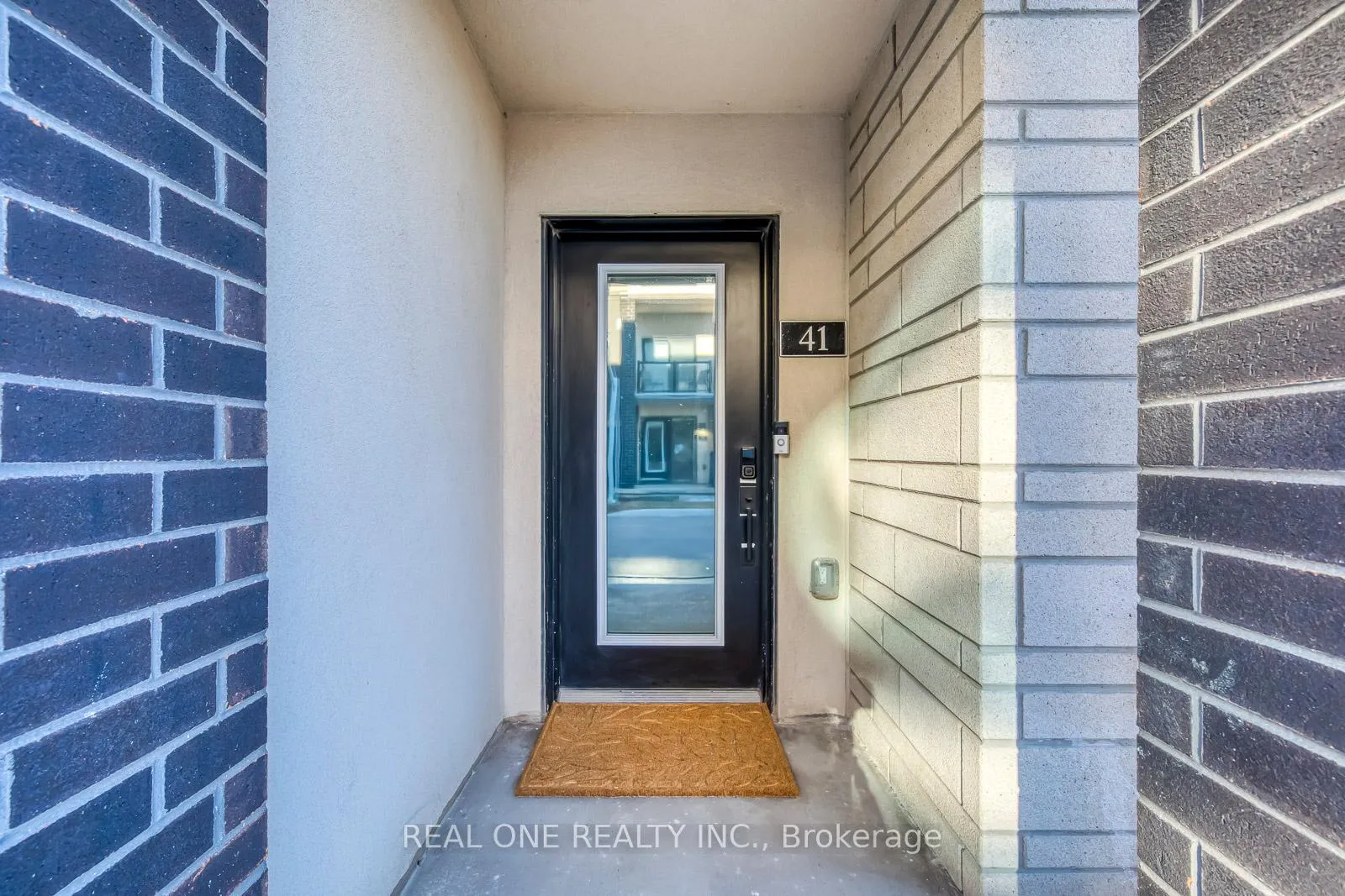 Photo 3 of Unit 41, 1095 Cooke Boulevard, Burlington, LaSalle — HOMEH